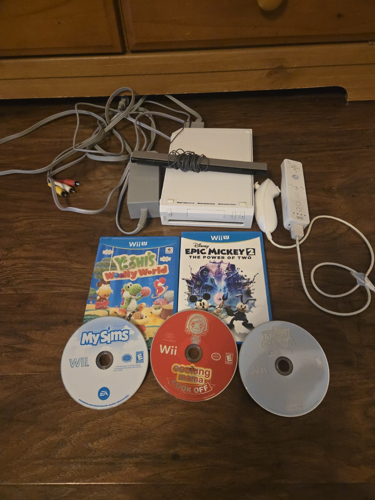 Nintendo Wii Console Nunchuck Controller All Cords 5 Video Games Yoshi Mickey