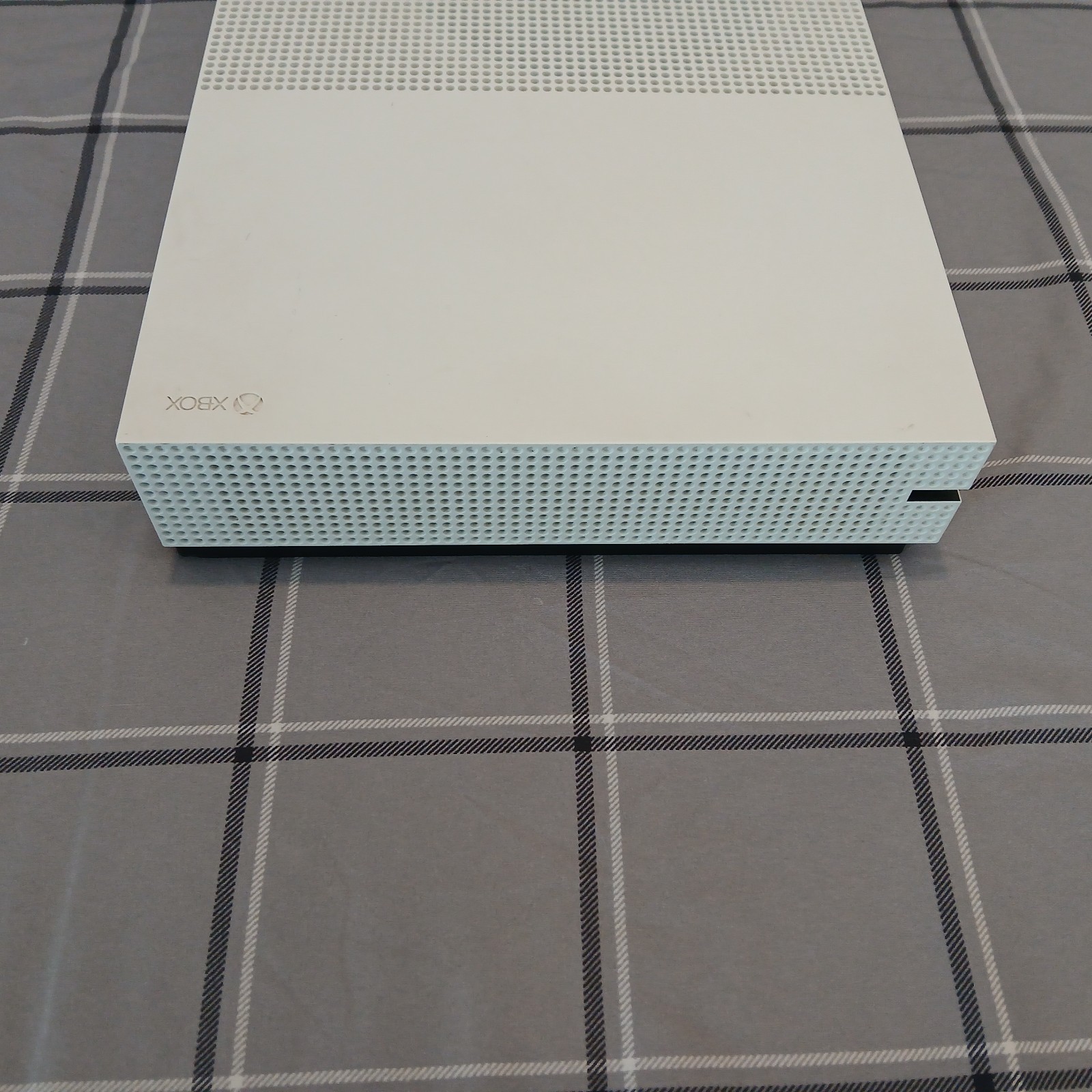 Microsoft Xbox One 500GB Console Bundle – Includes Battlefront and Controller