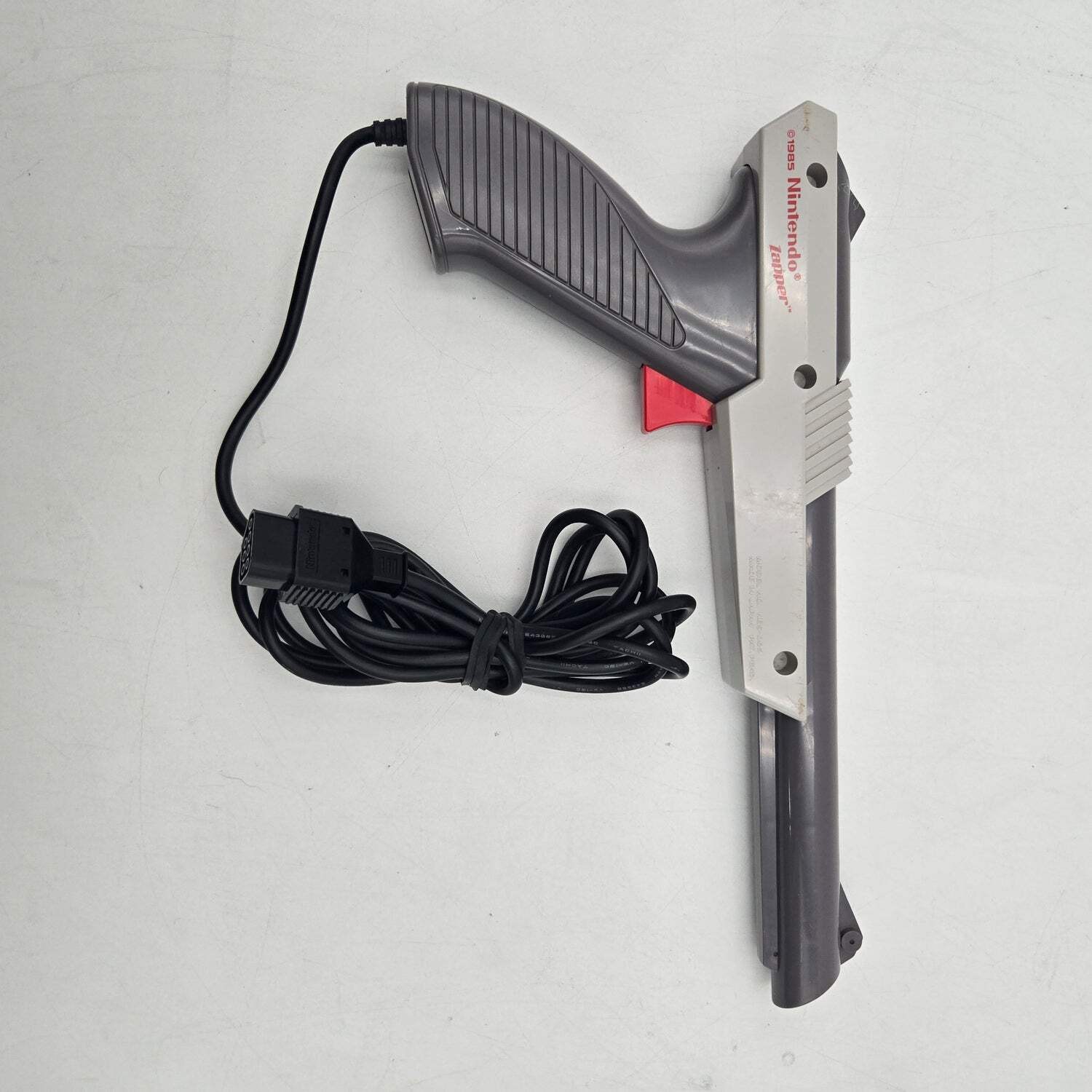 Nintendo Entertainment System NES Video Game Console NES-001 Gray