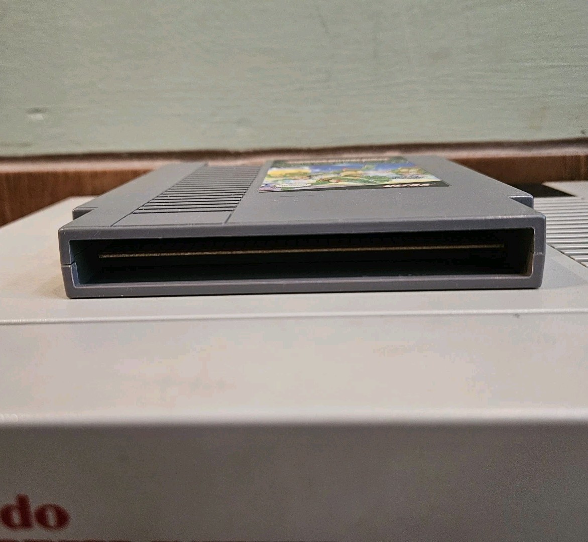1985 Nintendo Entertainment System NES-001 w/ 2 Controllers + Ninja Turtle Game