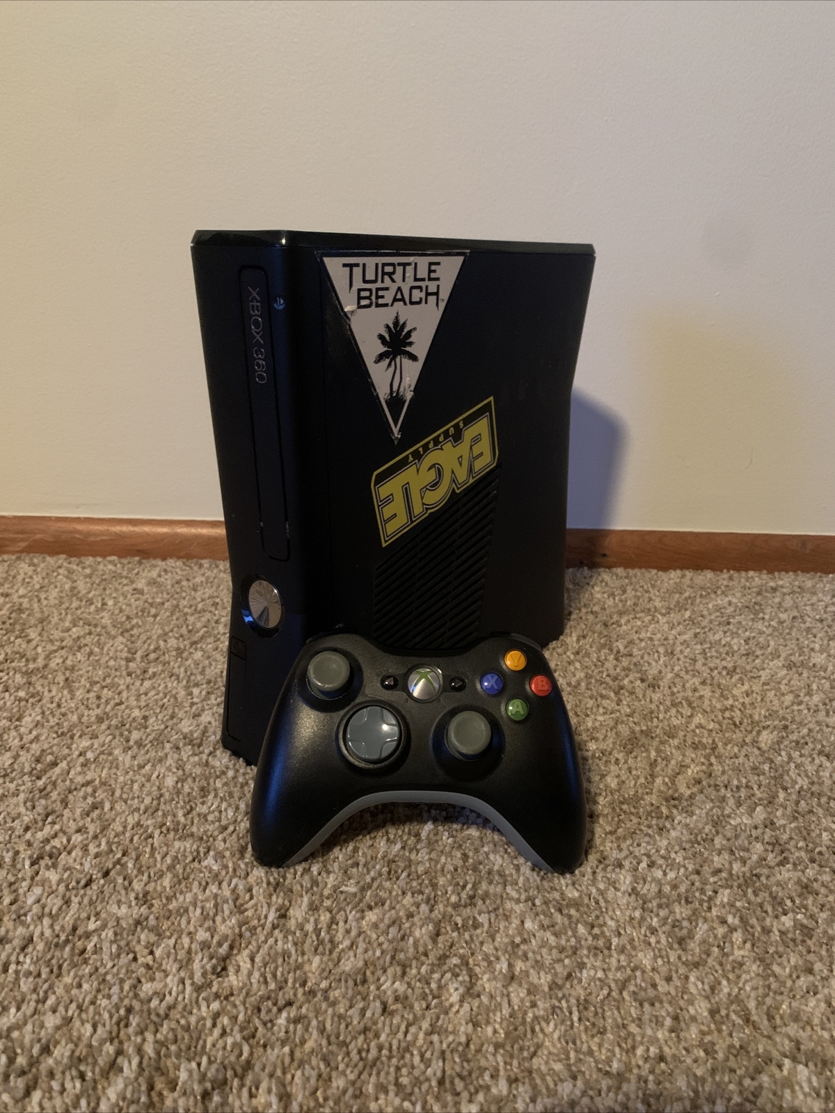Microsoft Xbox 360 S 250GB Glossy Black Console and Controller (NTSC)