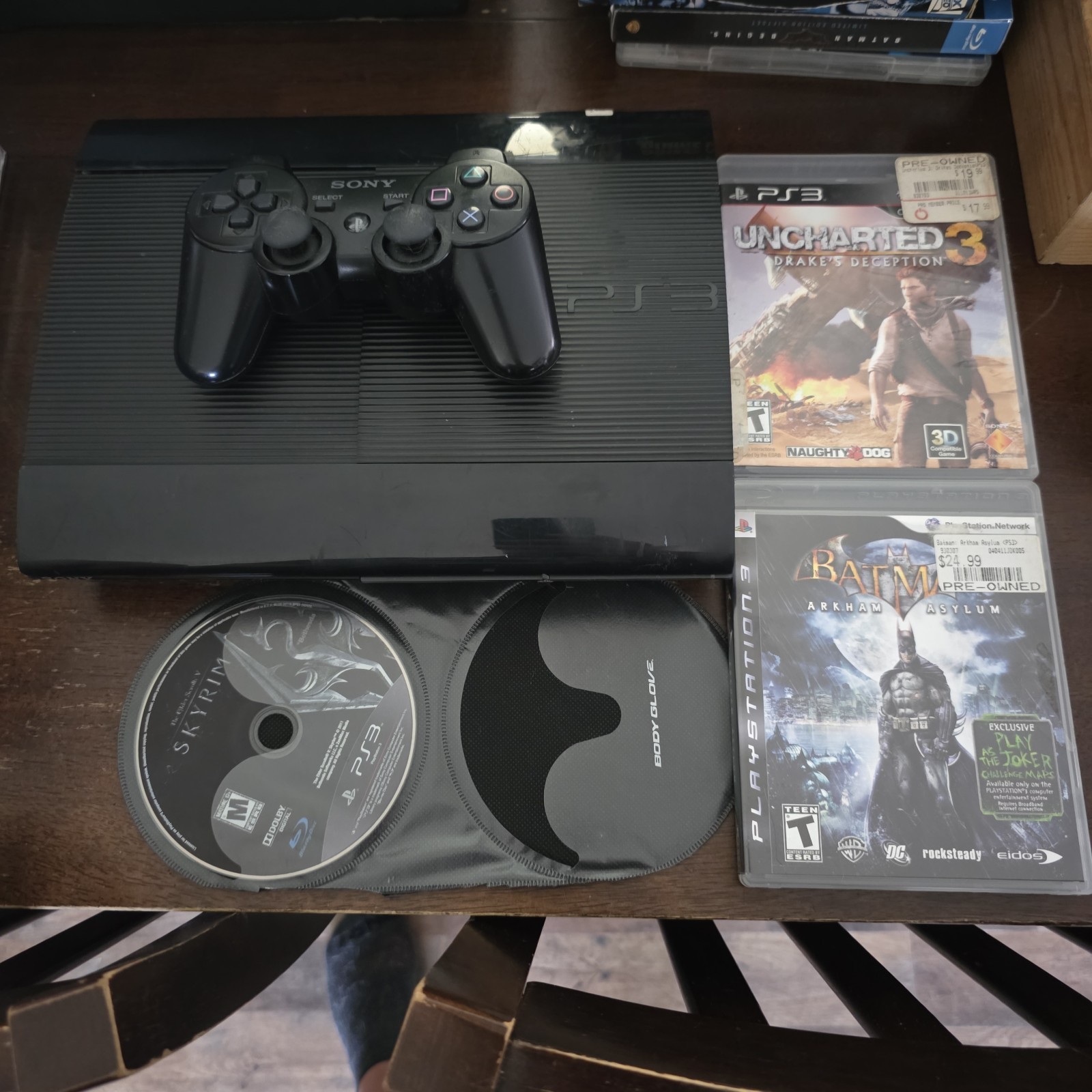 PS3 SUPER SLIM 500G / 1 CONTROLLER / 3 GAMES / NO CABLES tested works