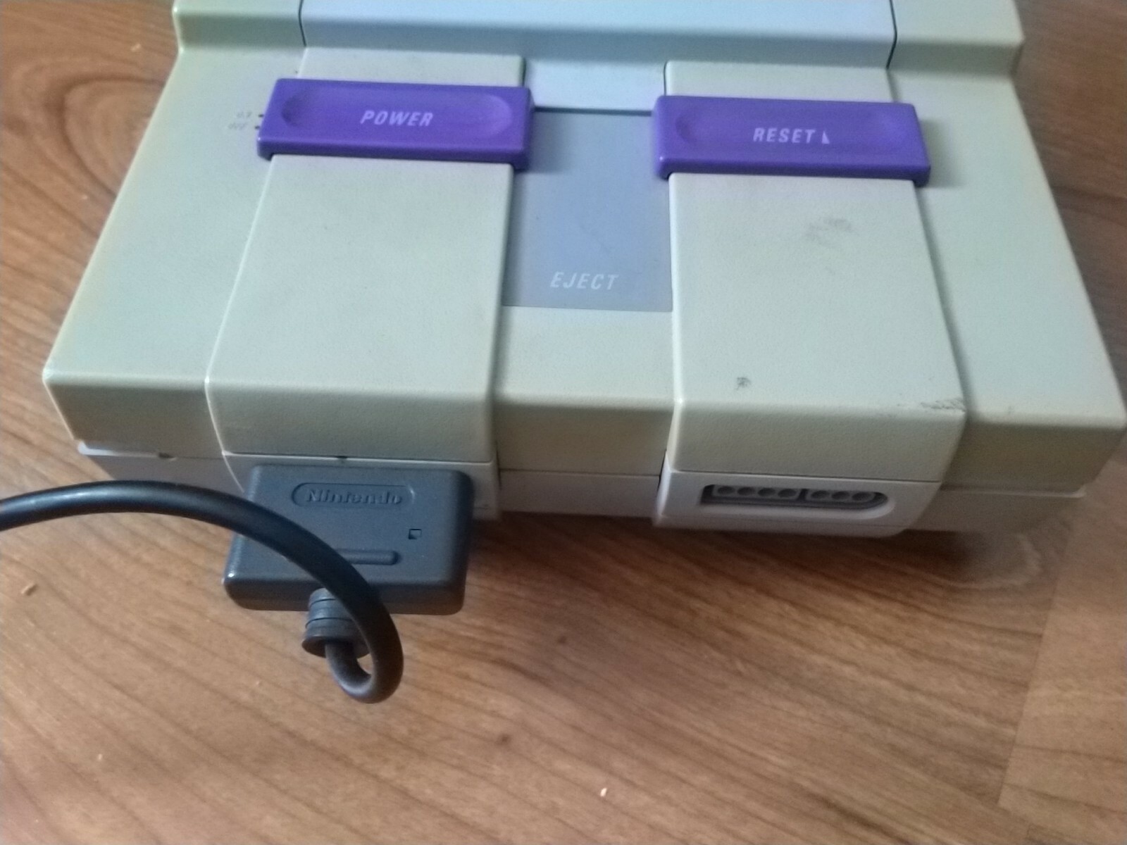 NES Gray Home Console one controller cracks in corners Nintendo Retro Console