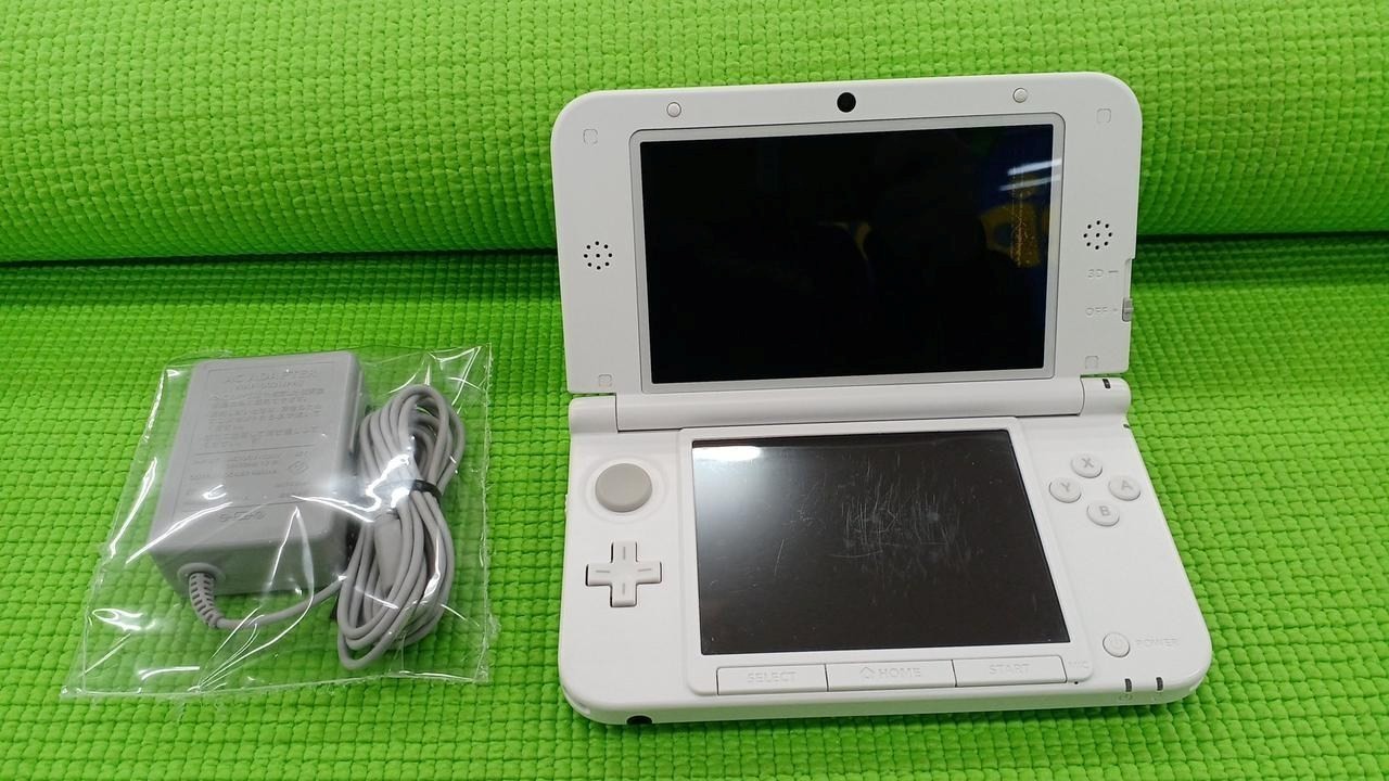 Nintendo 3DS XL (LL) SPR-001 Console with Charger Retro Gaming A2451