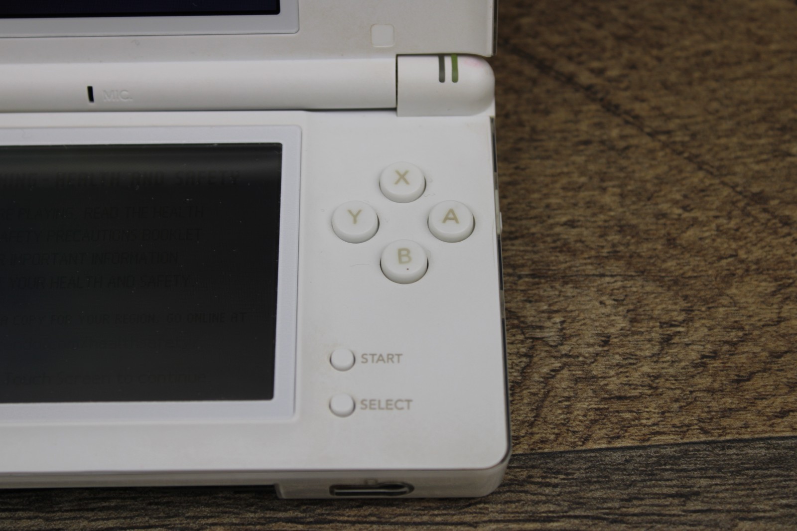 NICE Nintendo DS Lite USG-001 Polar White W/Charger & Game OEM