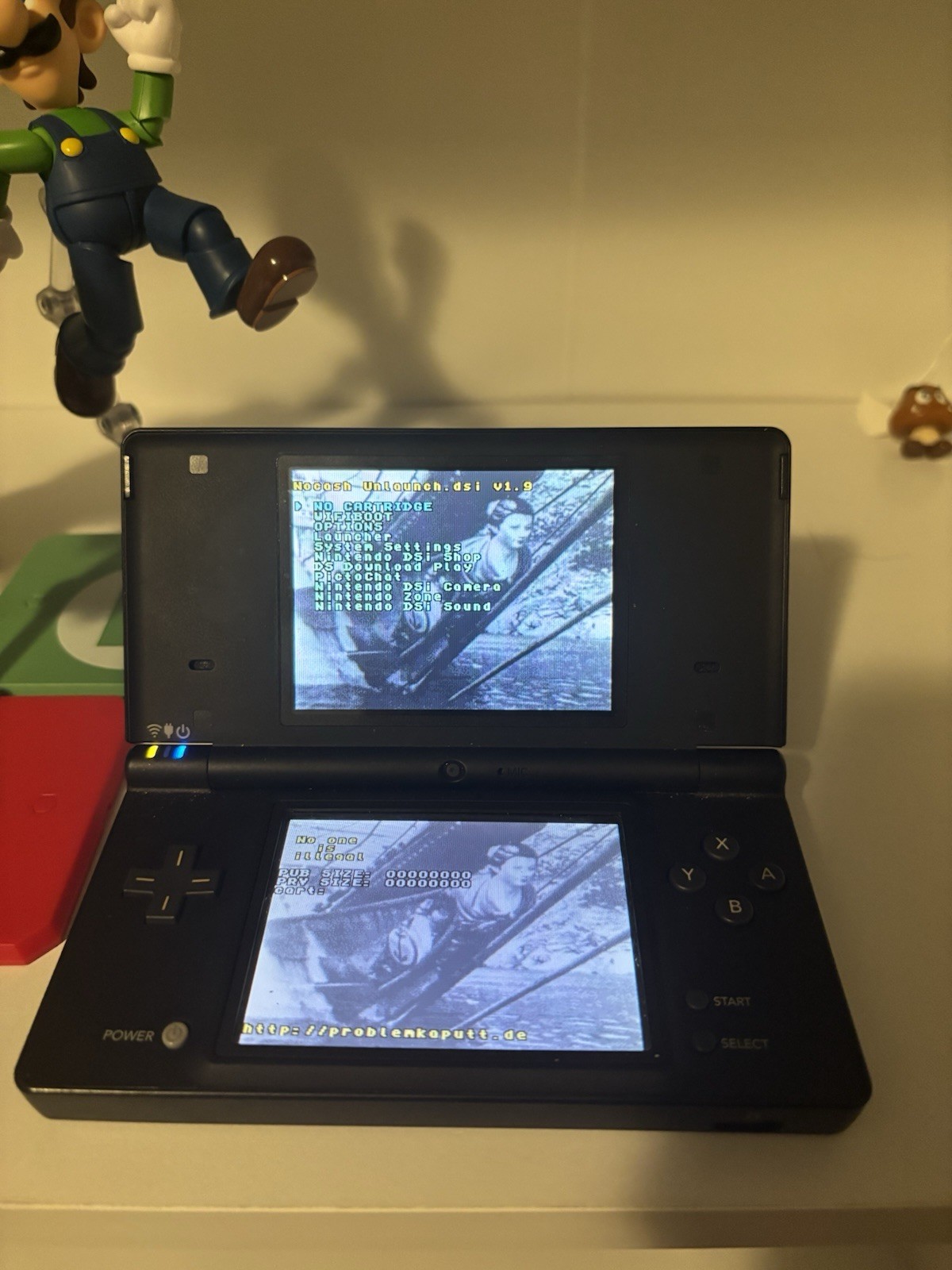Nintendo DSI Black Handheld Game Console Tested Works No Game Stylus Or Charger