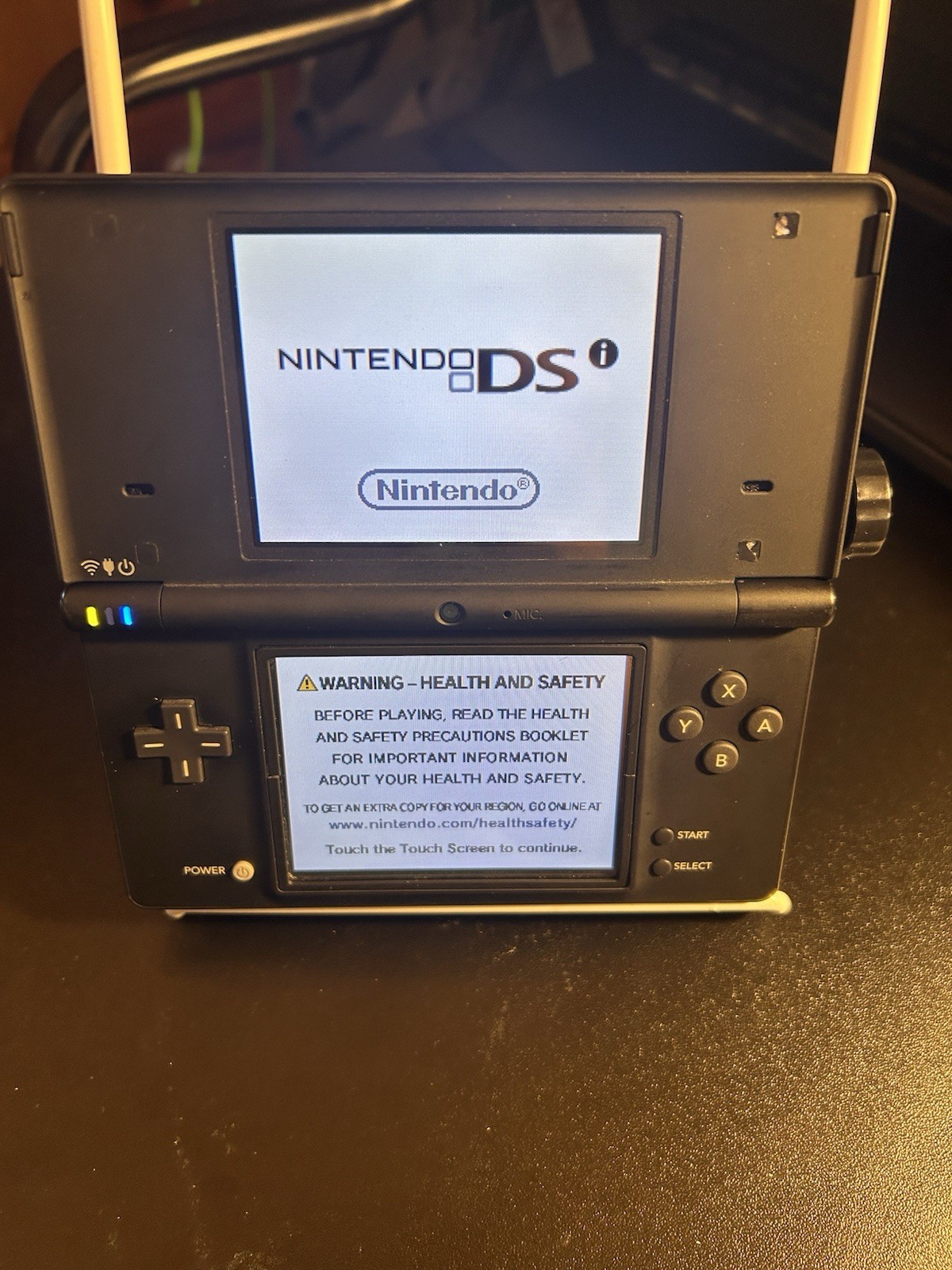 Nintendo DSi Handheld Console – Matte Black With Charger And Stylus