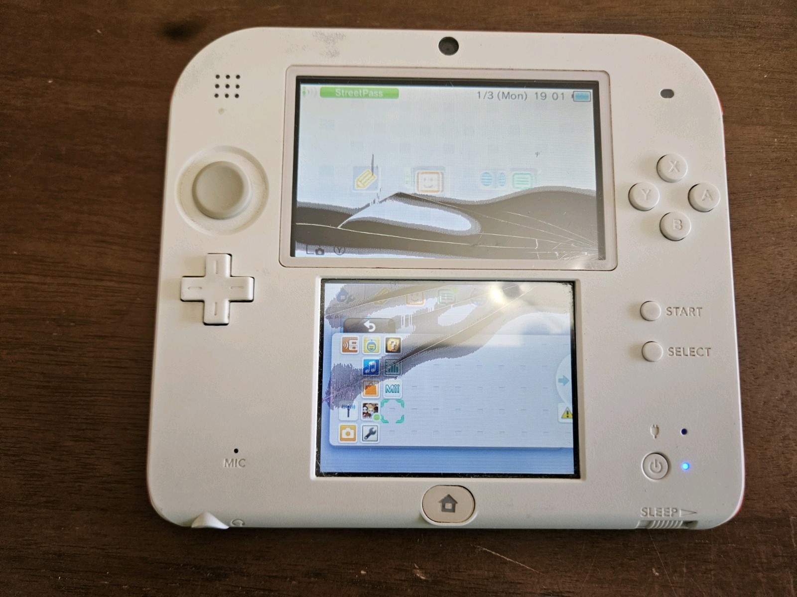 Nintendo 2DS Handheld Console White/Red *Tested Working W/Screen Cracks