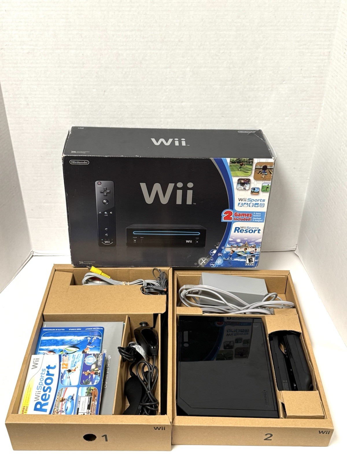 Nintendo Wii Console & Wii Sports + Sports Resort Combo Game w/EXTRA CONTROLLER