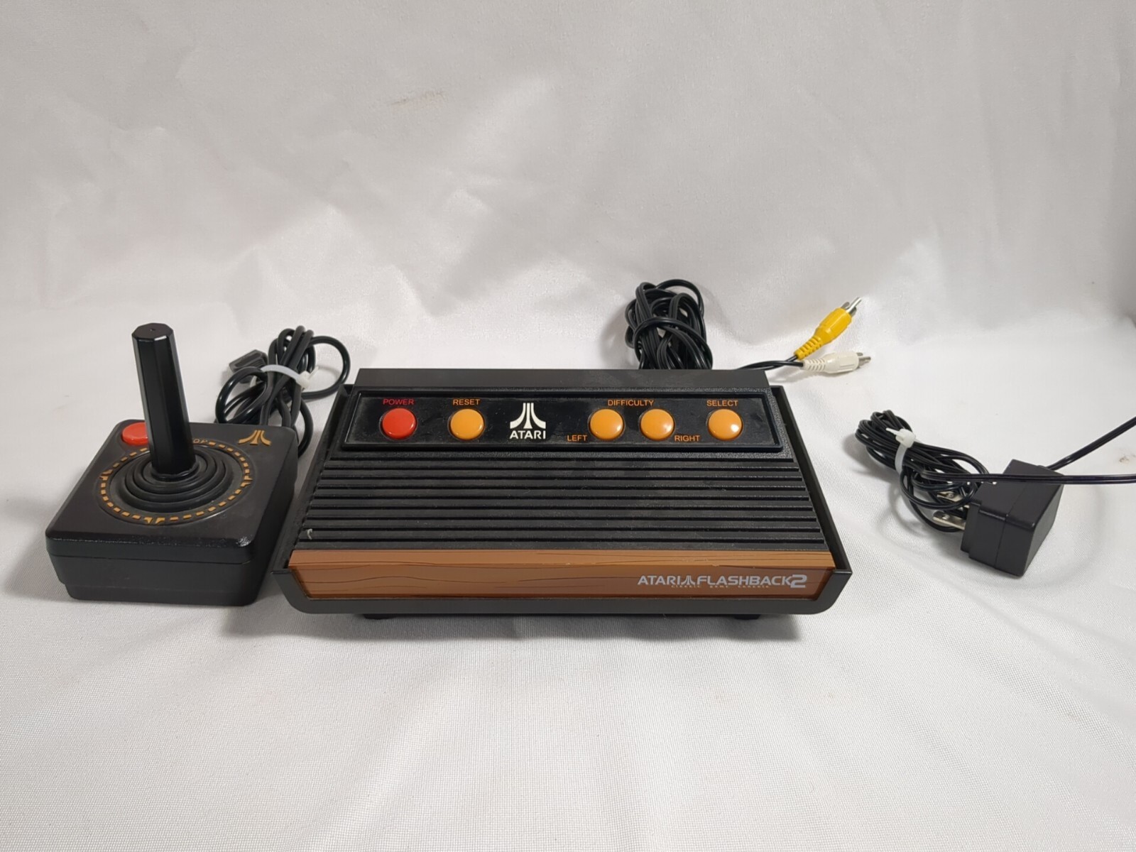 Atari Flashback 2 Retro Console Built-in Video Game Console 1 Wired Controllers