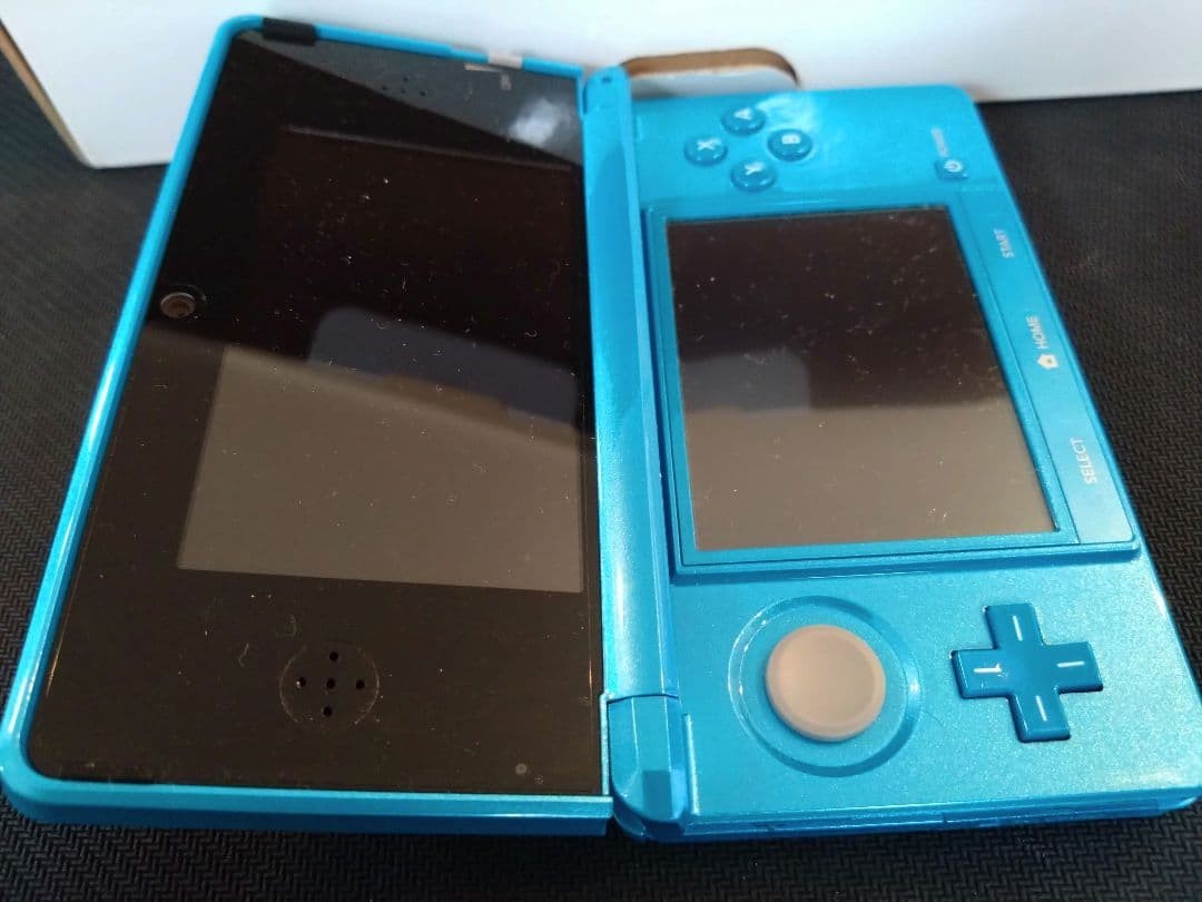 3DS/2DS/DS 3Ds Light Blue With Box, Working, Initialized Japan