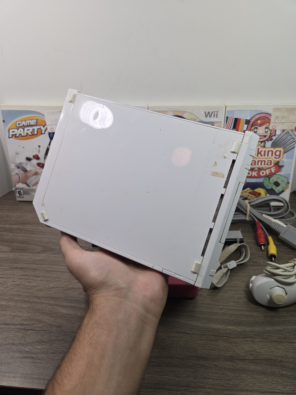 Nintendo Wii Console System Bundle White RVL-001 w/4 Games Used Condition Tested