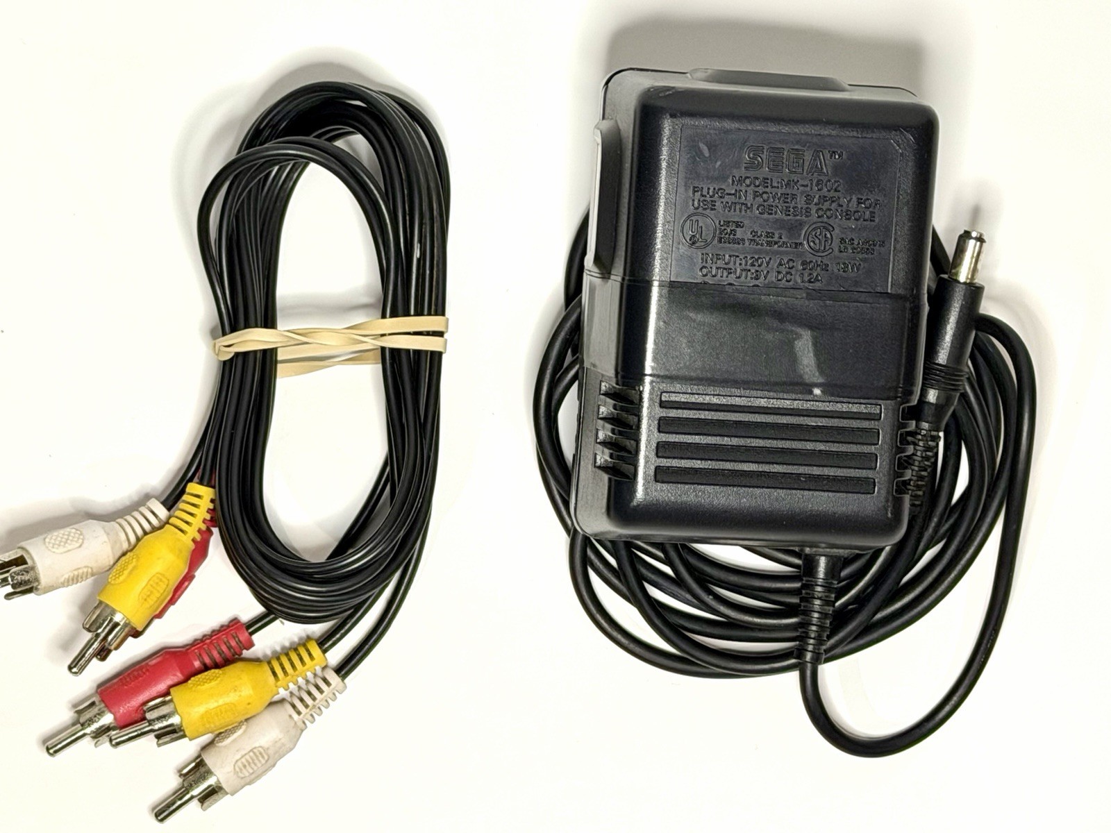 Original Nintendo NES Console Bundle Cables 2 Controllers + Super Mario Bros 3