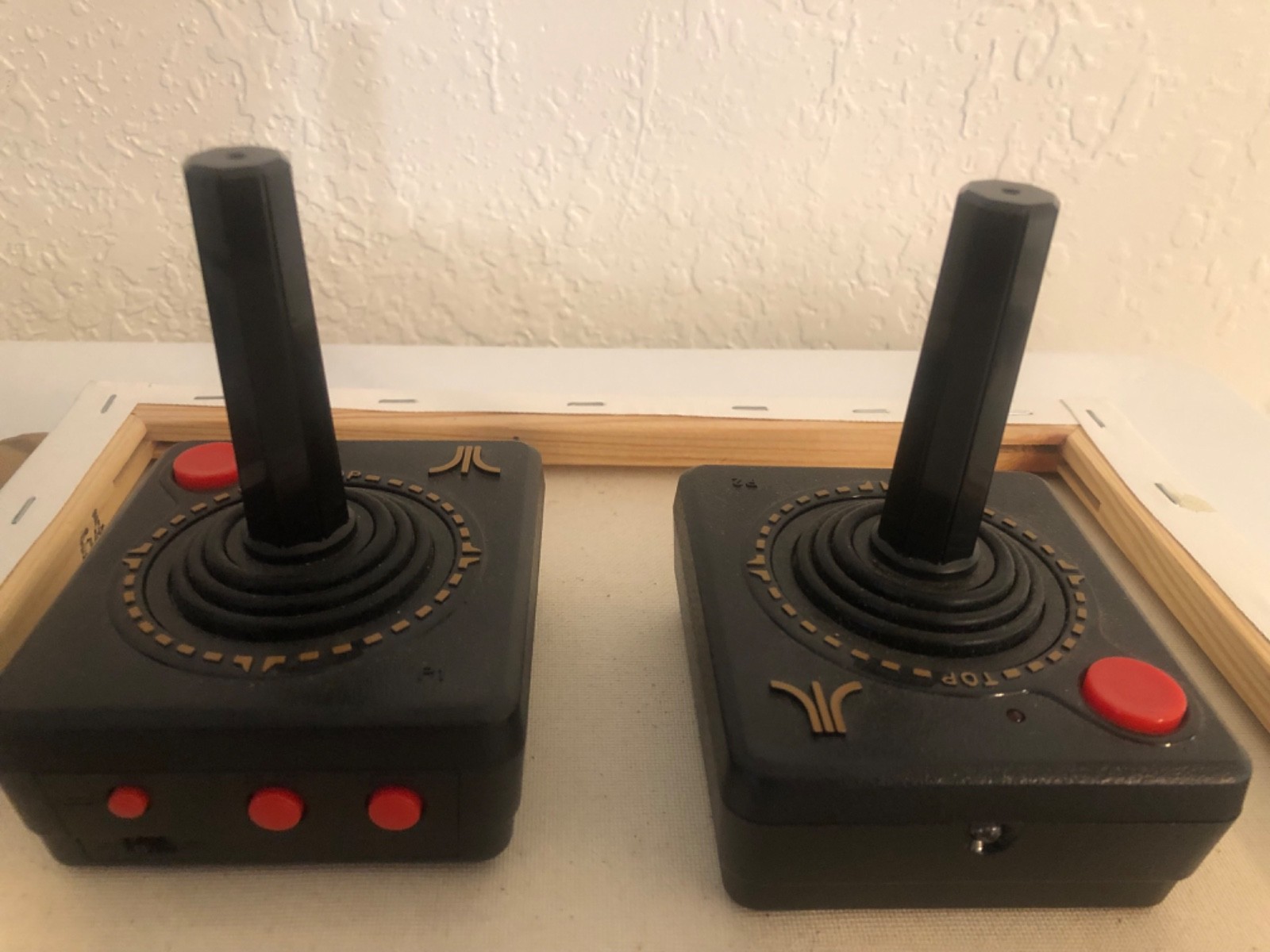 Atari Flashback 6 Classic Game Console 100 Built-In Games with Wireless Control