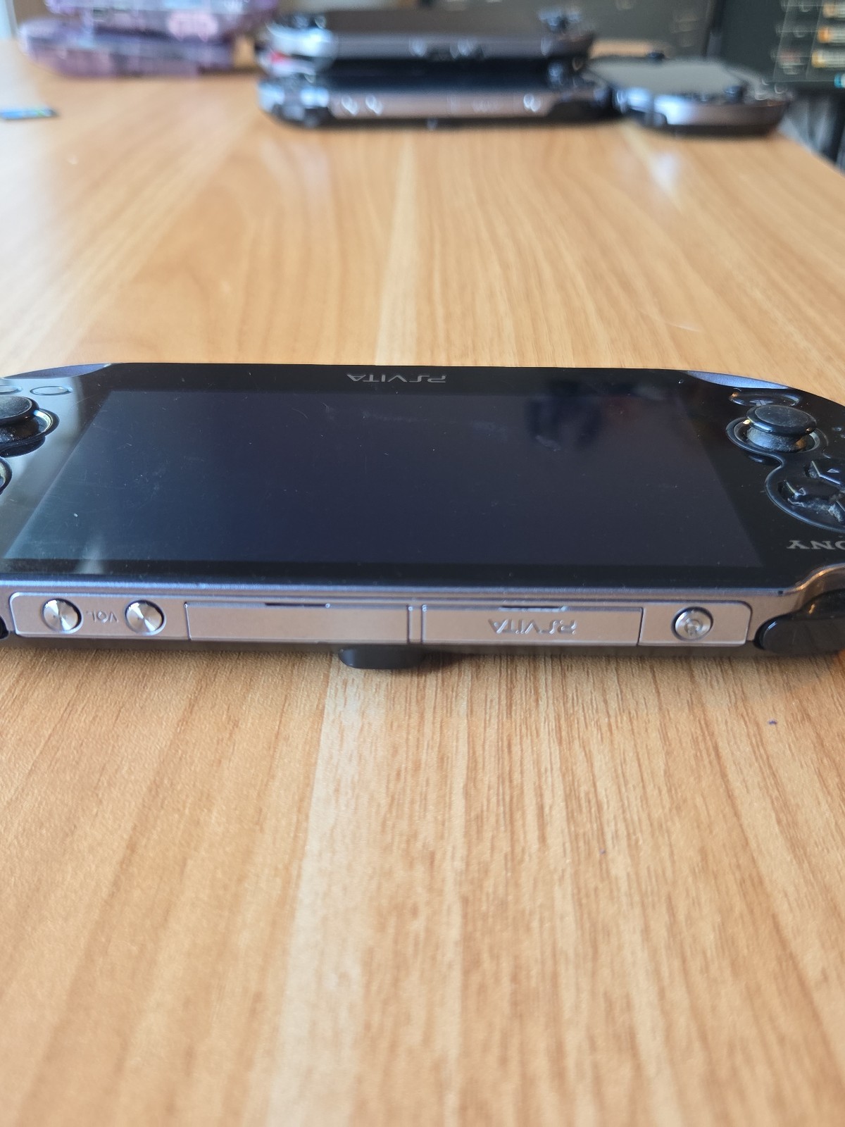 Sony Ps Vita PCH-1100 Crystal Black Model Console And Charger TESTED