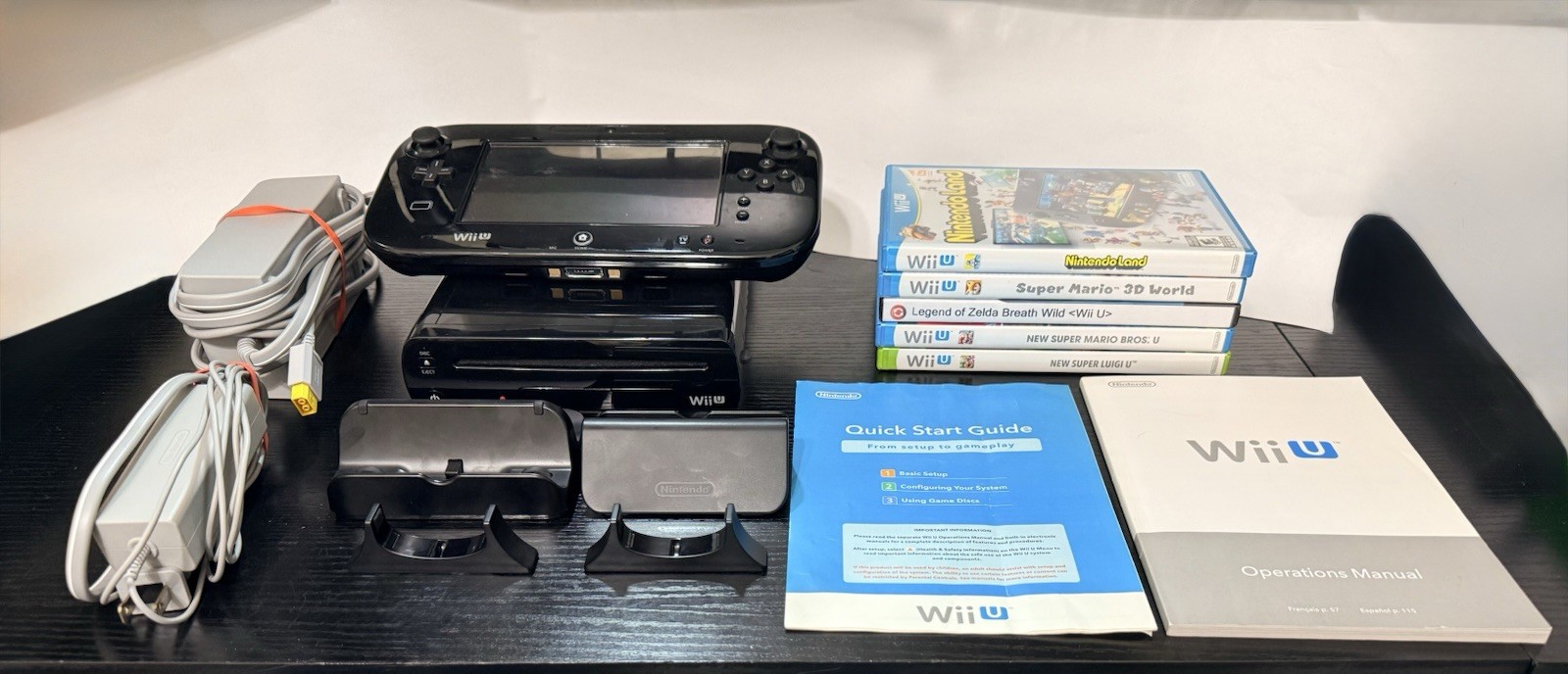 Nintendo Wii U 32GB Console bundle w/GamePad, 5 Games great condition