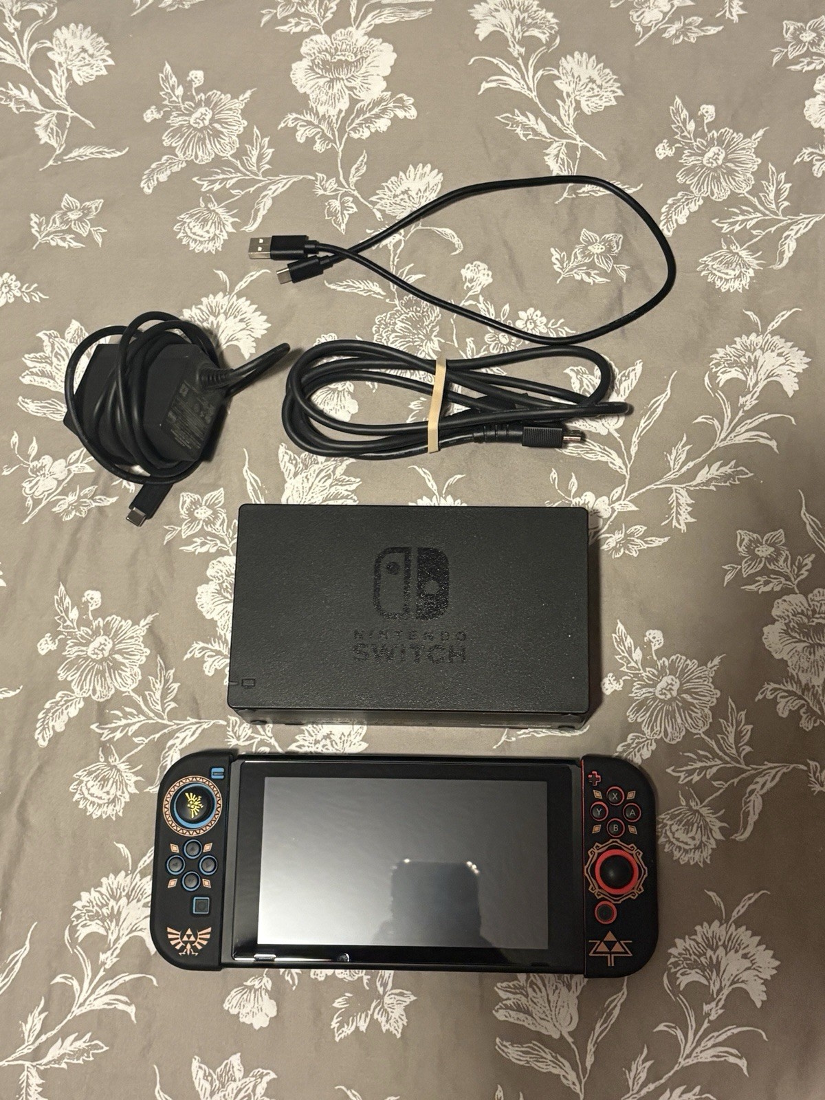 Nintendo Switch V1 32GB Neon Red/Neon Blue with Original Accessories