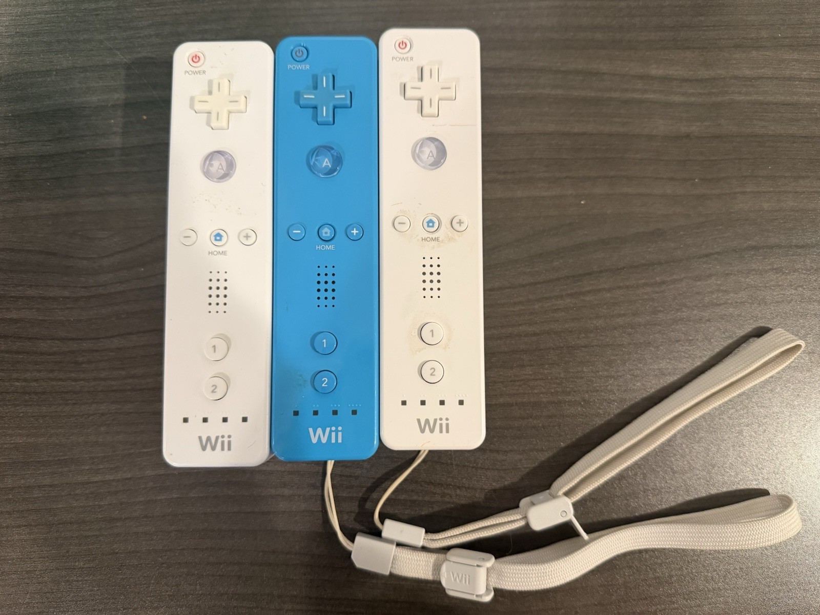 Nintendo RVL-101 Wii – LARGE Bundle – Controllers – Games – Accessories