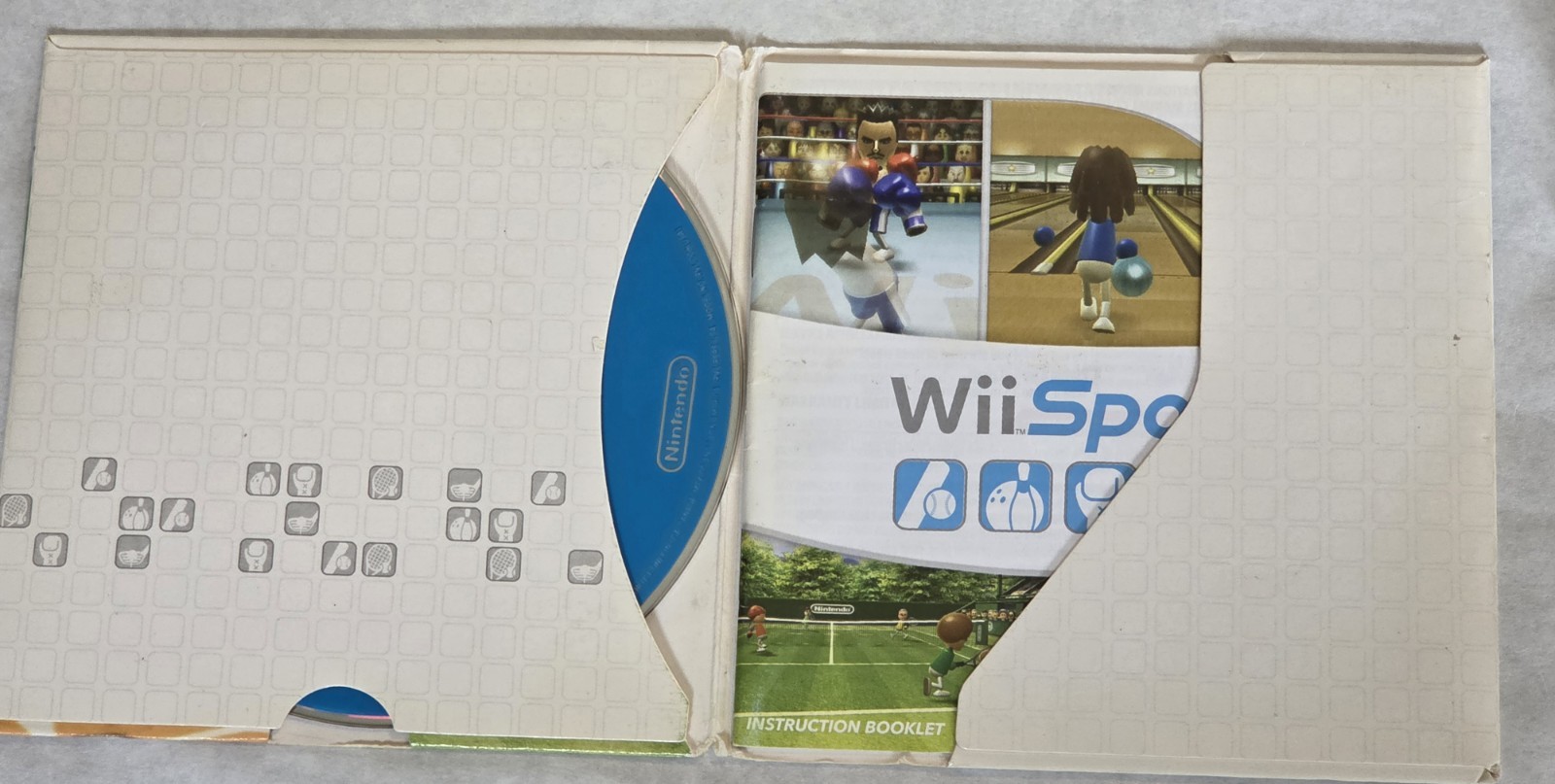 Nintendo Wii System 2 CONTROLLER Bundle GameCube Port Console Wii Sports / Play