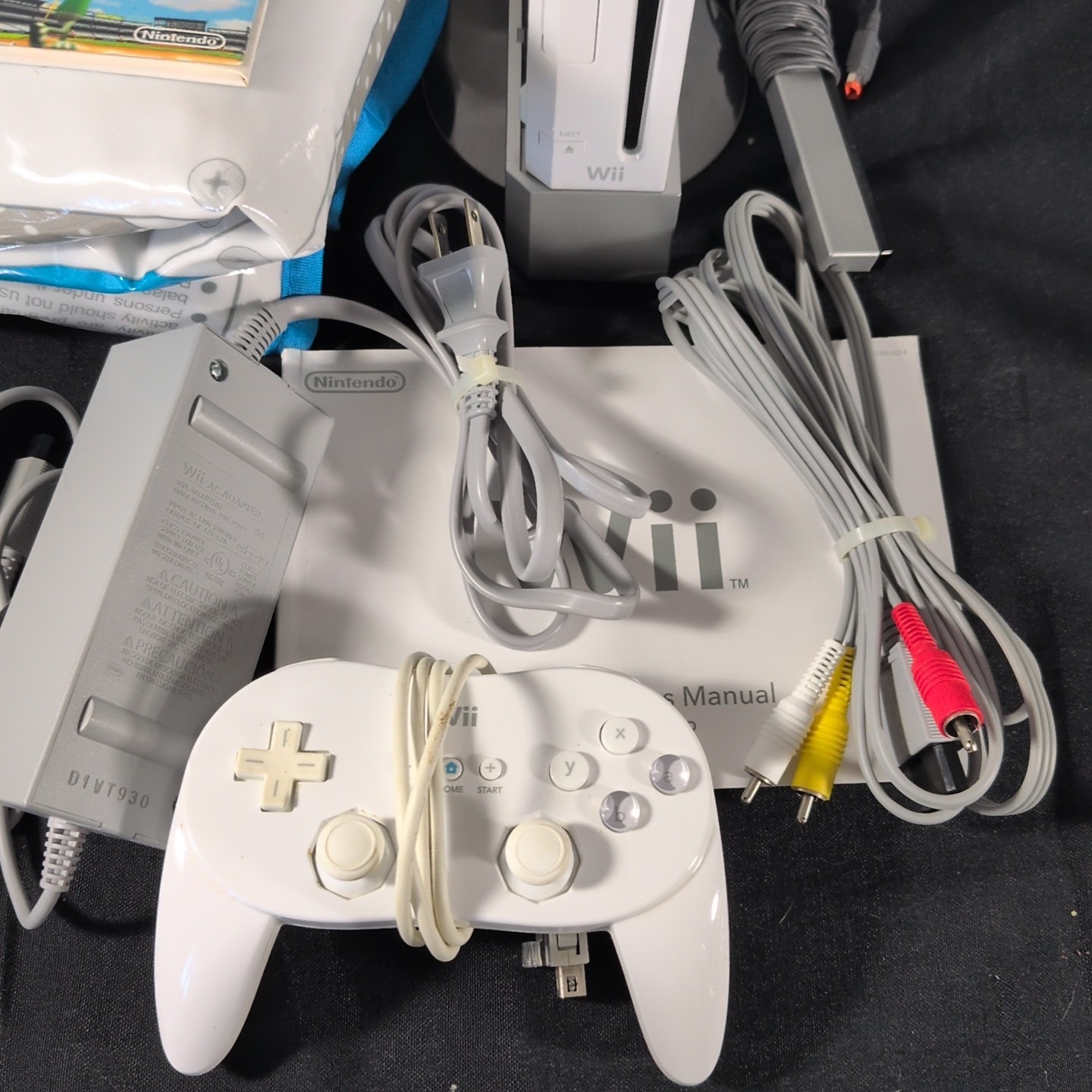 Nintendo Wii White Console Bundle RLV-001 GameCube Compatible DDR Wii sports