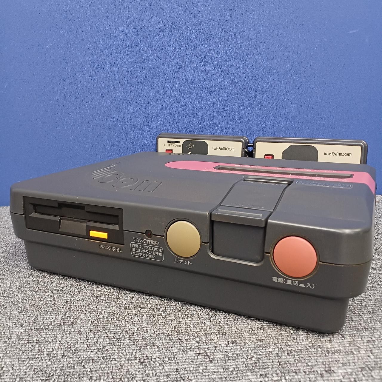 Twin Famicom Model AN 500B (Early Type) SHARP