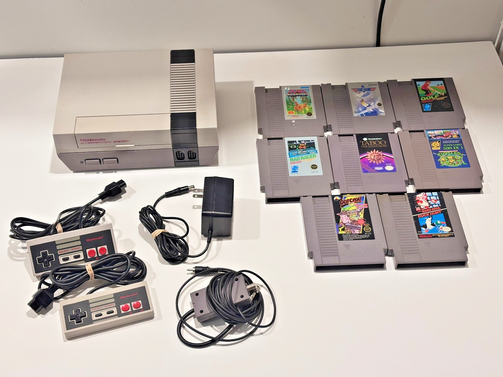 Nintendo NES (NES-001) 1985 Console w/ 2 OEM Controllers & 8 Games Bundle!