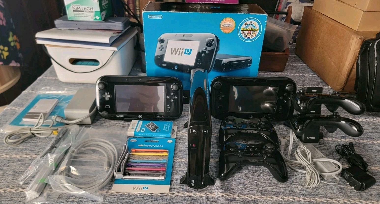 Nintendo Wii U 32GB Console Bundle – 2 Gamepads, 4 Pro Controllers & More