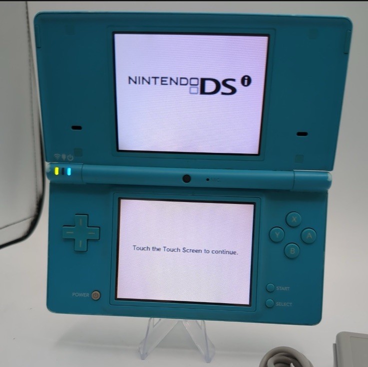 Nintendo DSi Blue Console Bundle w/ Charger & 16GB SD Card