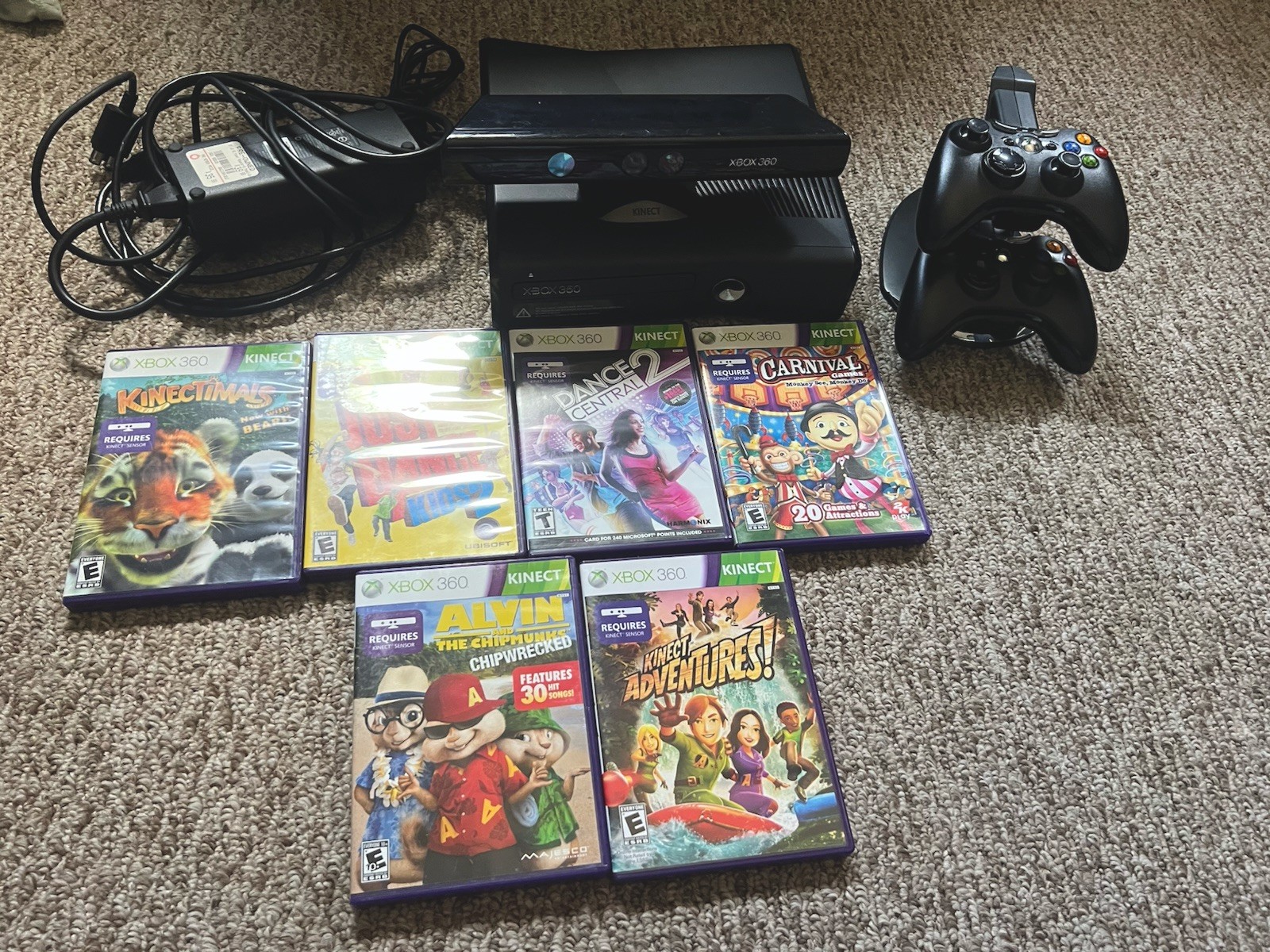 Xbox 360 S Slim 4GB Kinect Bundle 2 Controllers Charger 6 Games Tested, Cables