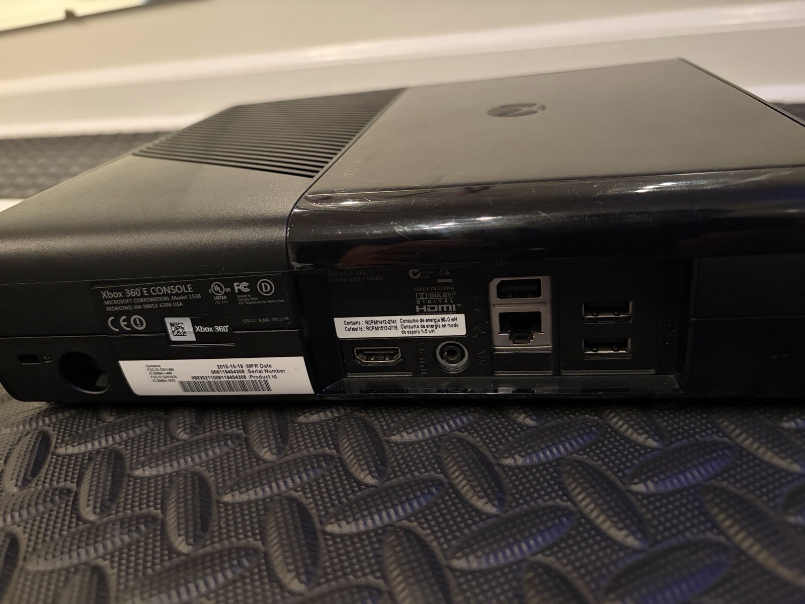 Microsoft Xbox 360 E Console 250 GB HDD OEM Controller Power Cord HDMI Bundle
