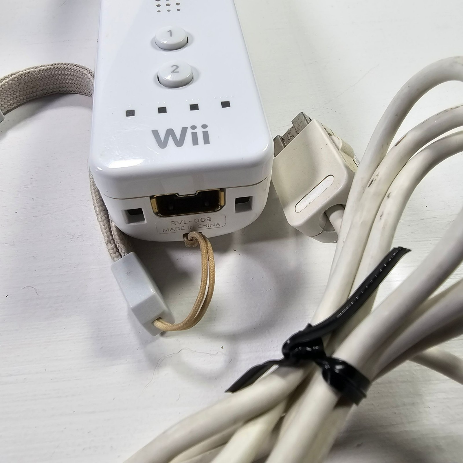 Nintendo Wii Console Bundle Remote Nunchuk Cables Stand & Manual w/ Game Party