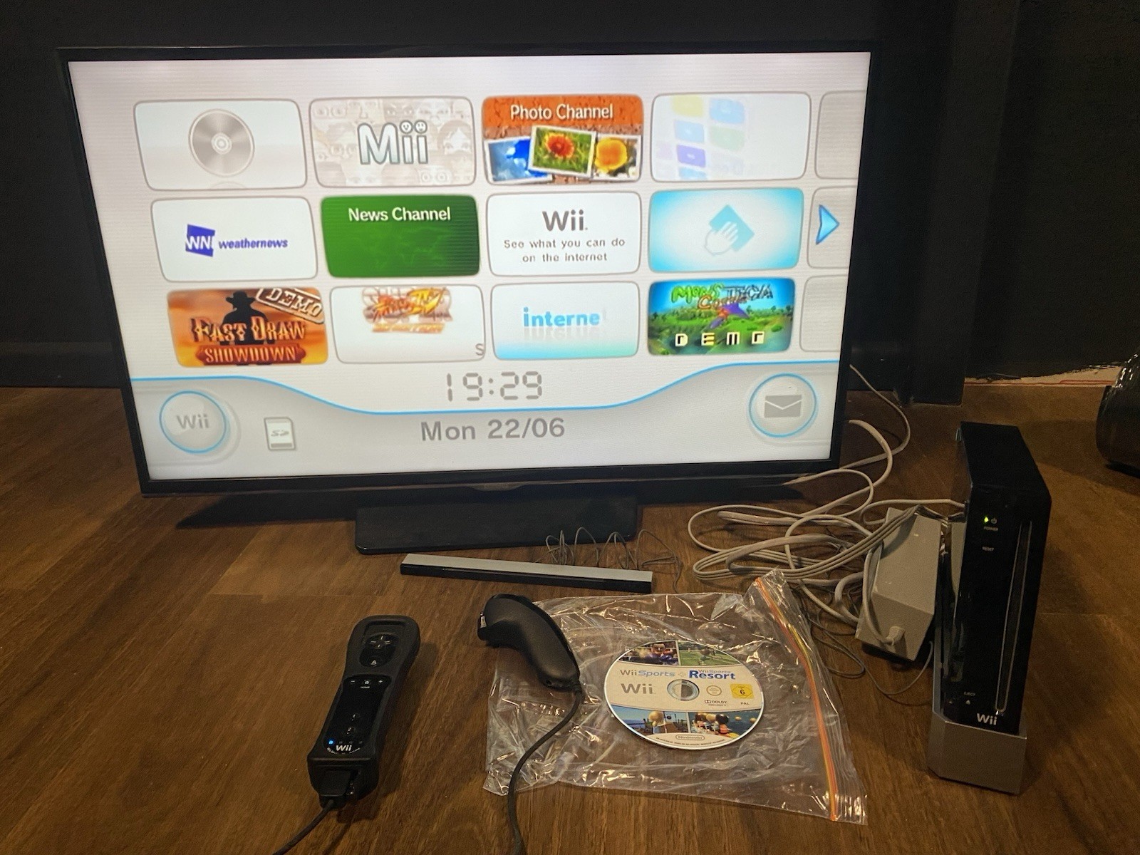 Nintendo Black Wii Motion Plus Console Bundle With 8 Games Controller Sports
