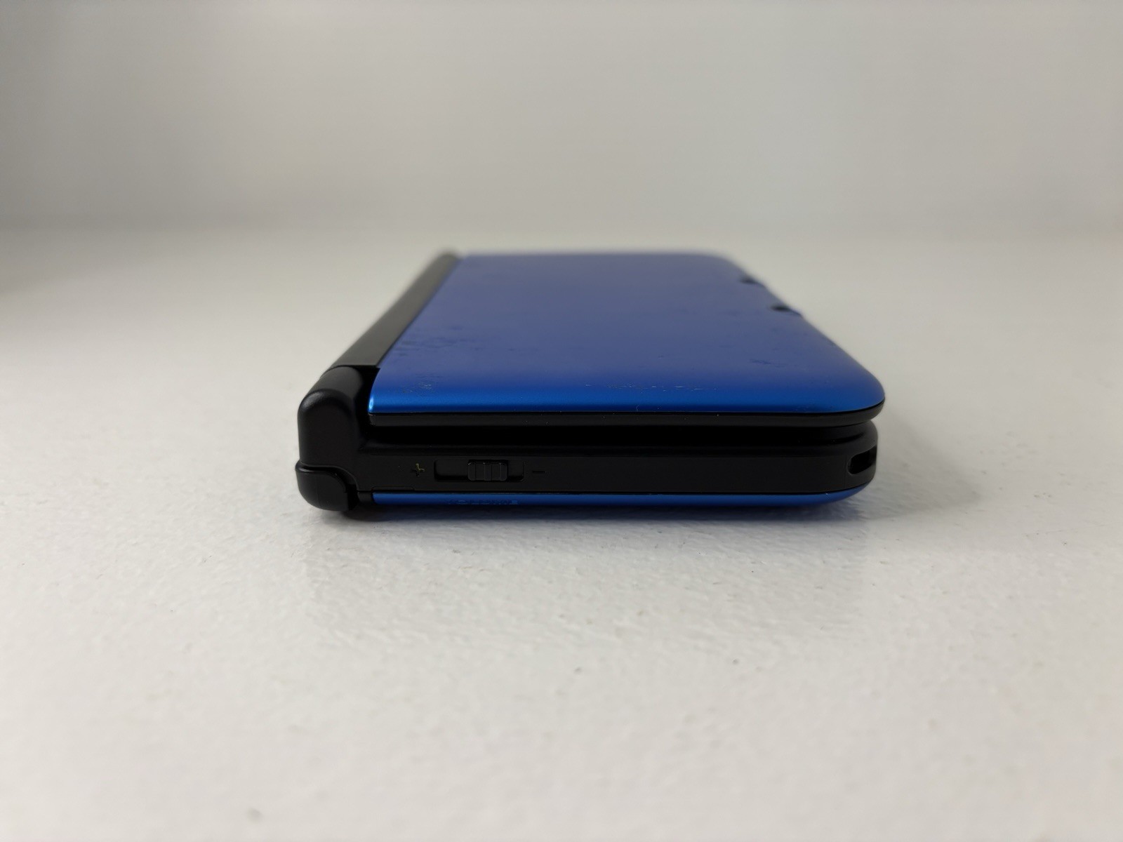 Nintendo 3DS XL Blue/Black Handheld System Wi-Fi w/ Game & OEM Charger Tested