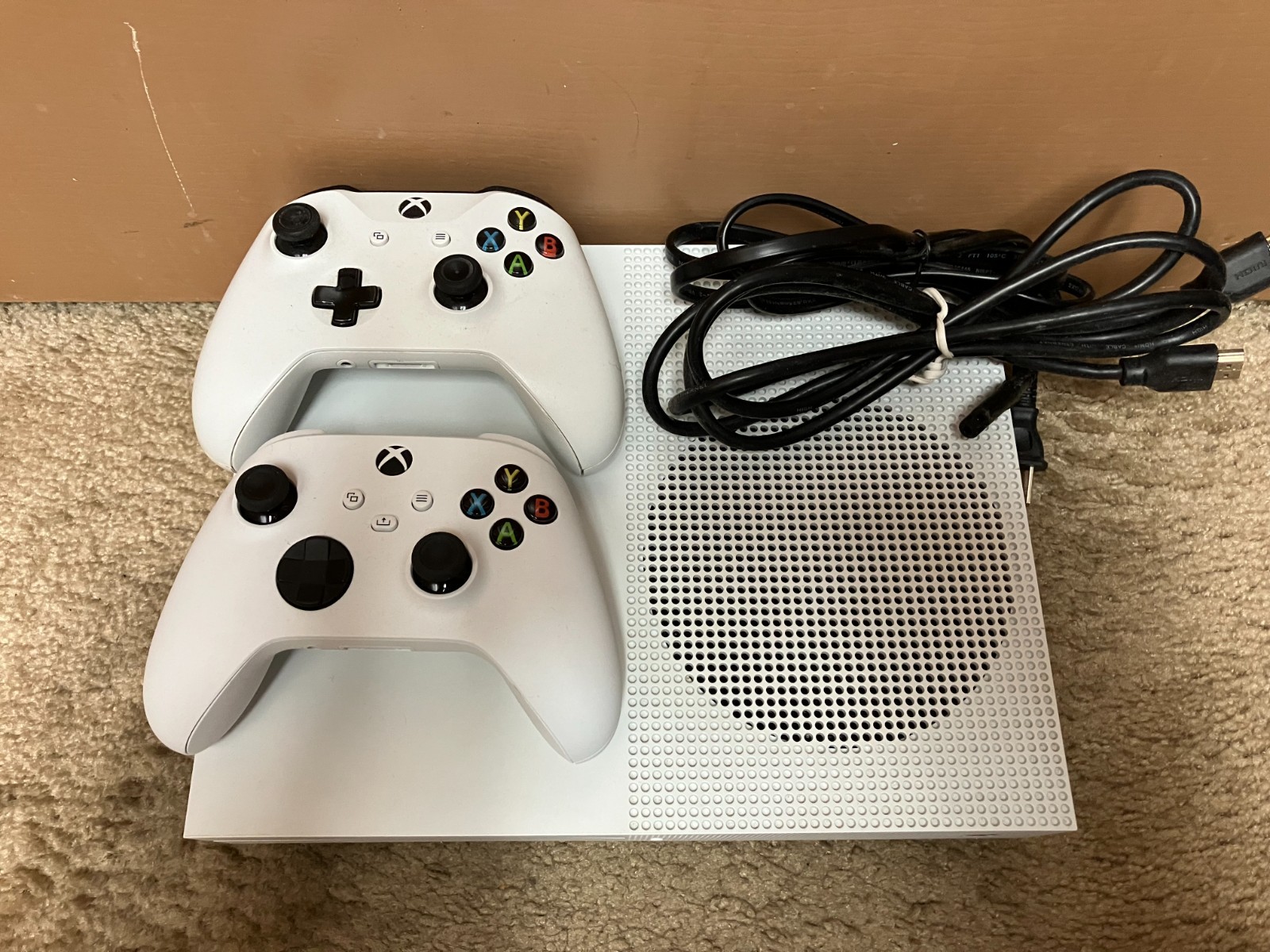 Microsoft Xbox One S 1TB Console w/ 2 Controllers (Series S/X ) 4 Games GTA COD