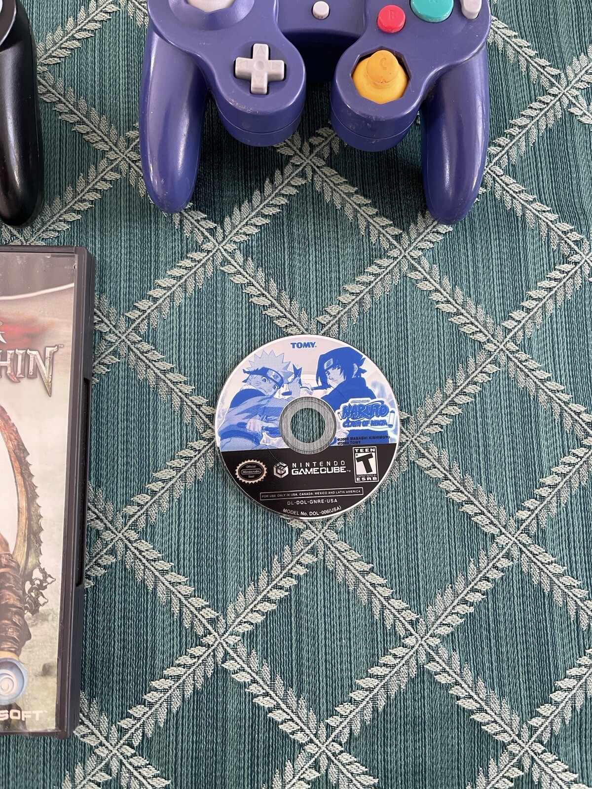 Nintendo GameCube DOL-001 Purple Indigo Console Bundle + 2 Controller & 2 Games