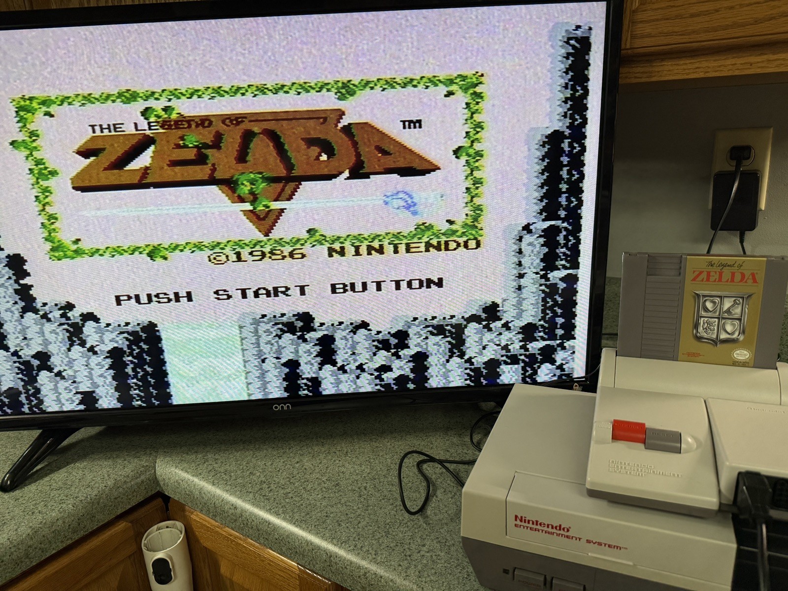 Nintendo NES Top Loader and NES console, 2 cont, OEM cables, 5 GREAT GAMES!!