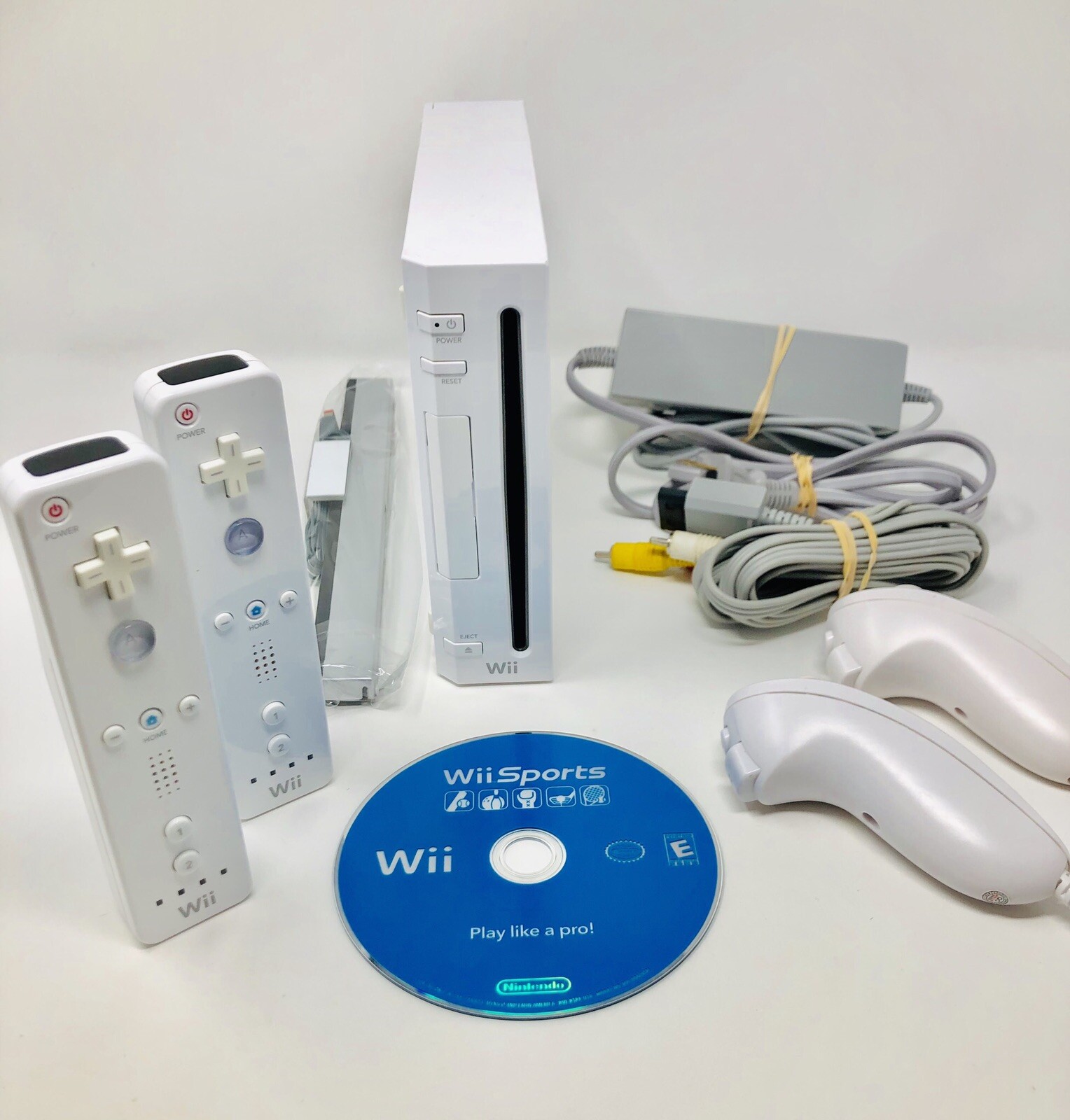 Nintendo Wii Console With Wii Sports Game Bundle Lot System 2 Controllers CLEAN!