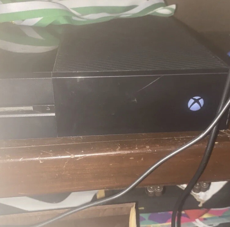 Microsoft Xbox One 500GB Console – Black (5C5-00025)