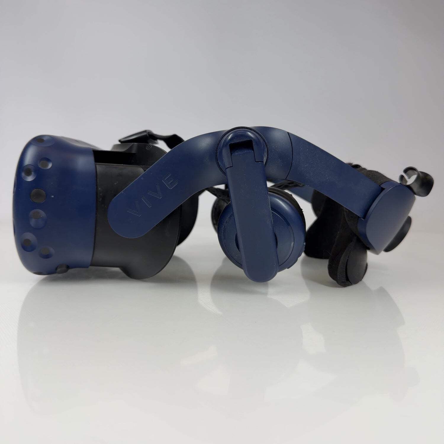 HTC Vive Pro PC VR Headset 2GAL100