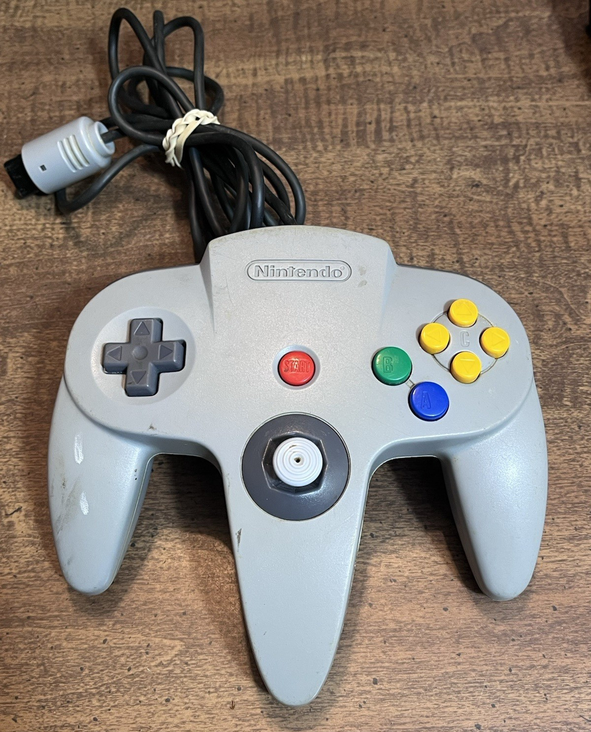 Nintendo N64 Console NUS-001 w/2 Controllers Power Cord A/V Cable TESTED WORKS