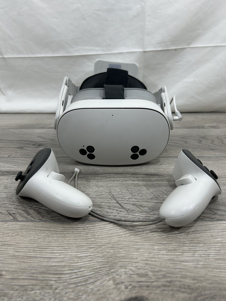 Meta Quest 3S with extra battery headband