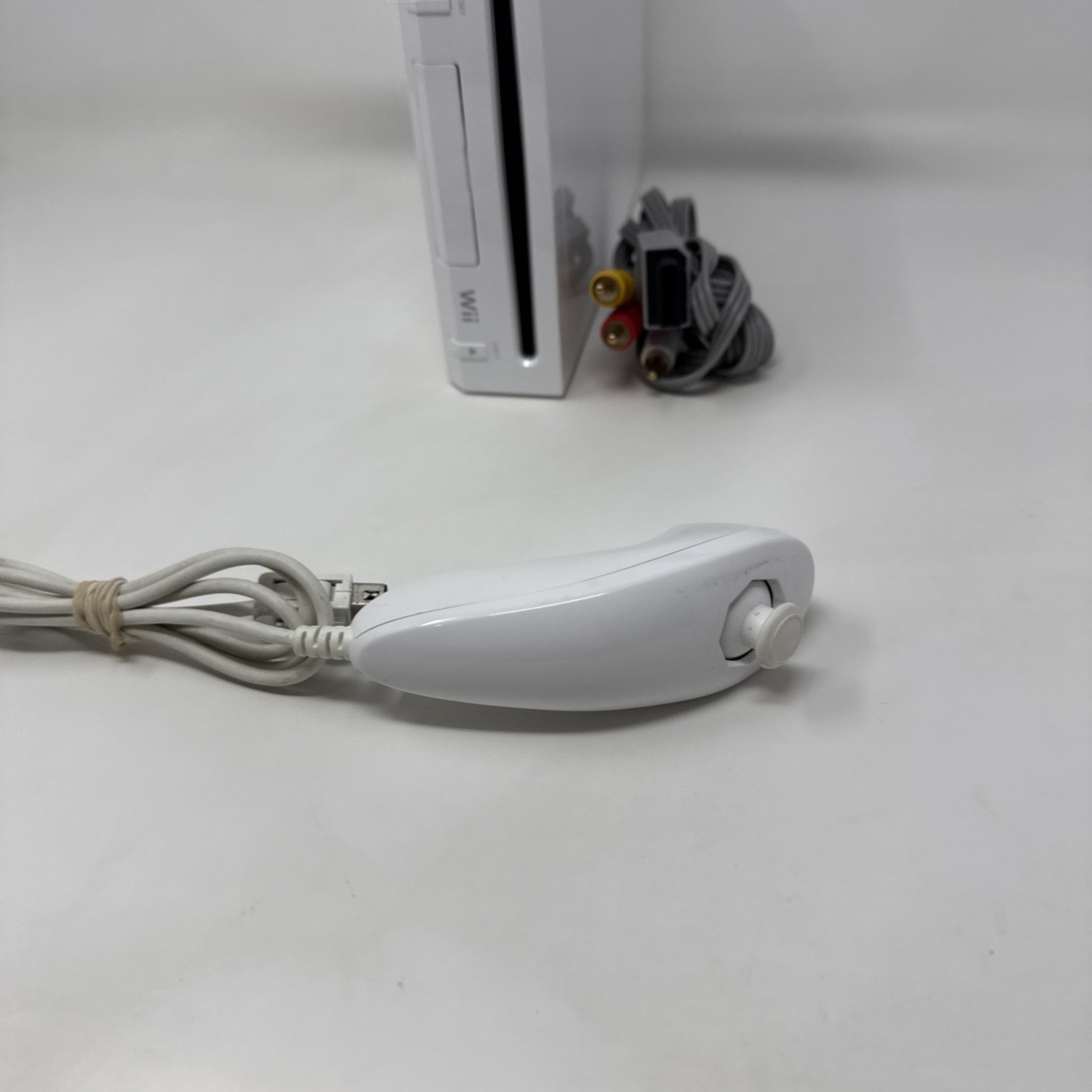 Nintendo Wii Console Bundle White RVL-101 w/ Motion Plus Controller