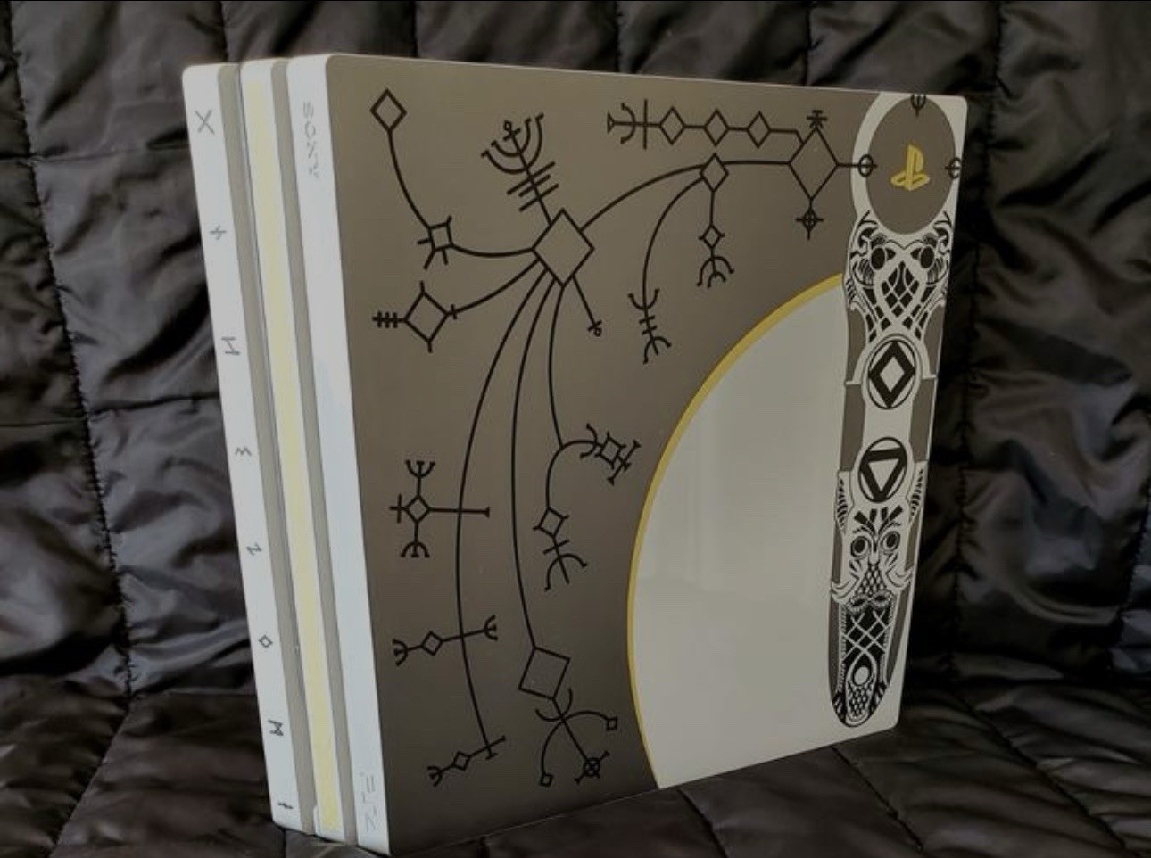 Low Firmware 7.00 PS4 Pro 1TB God of War Limited Edition PlayStation