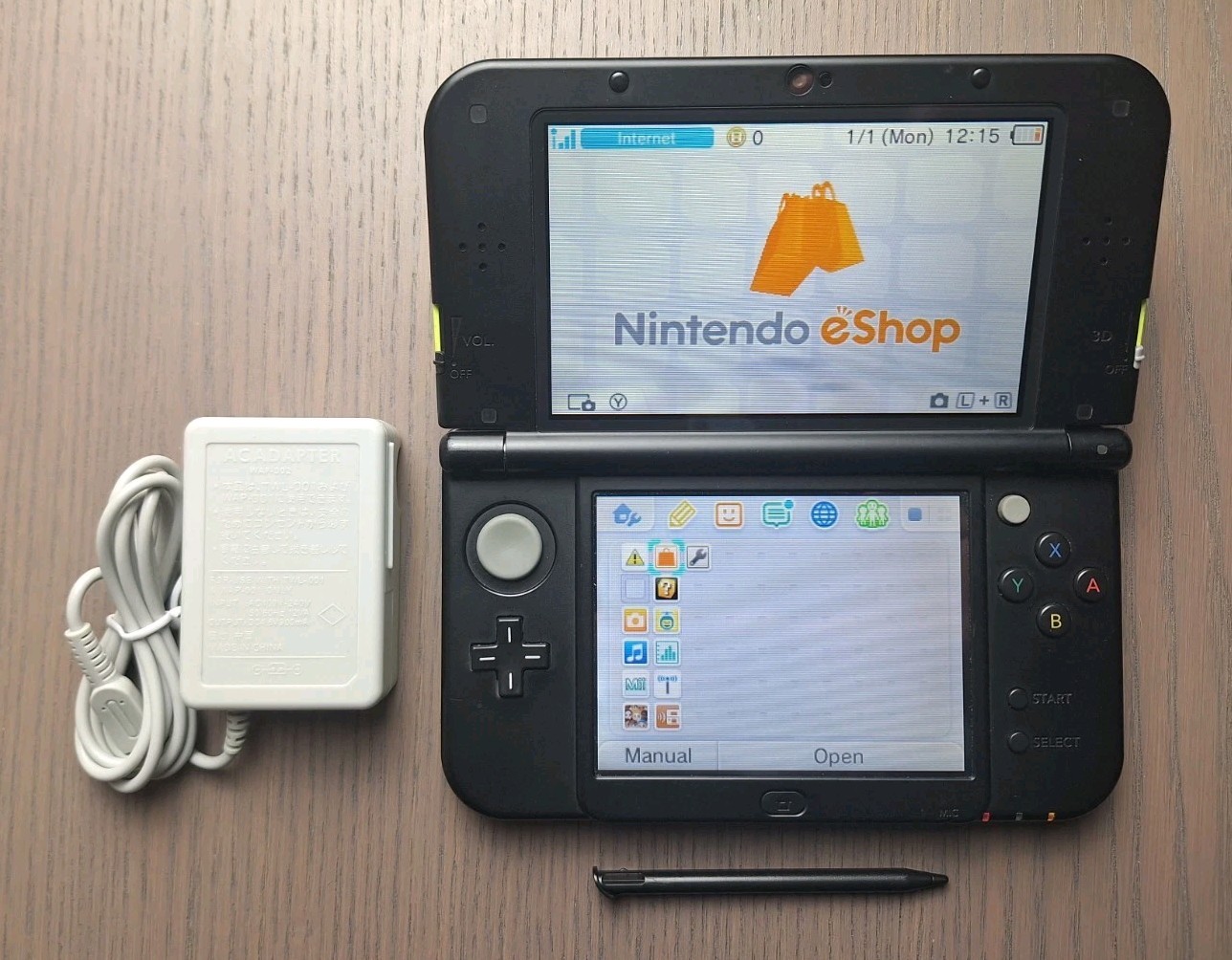 New Nintendo 3DS XL Lime Black | Charger + 32GB SD Card | Region Free