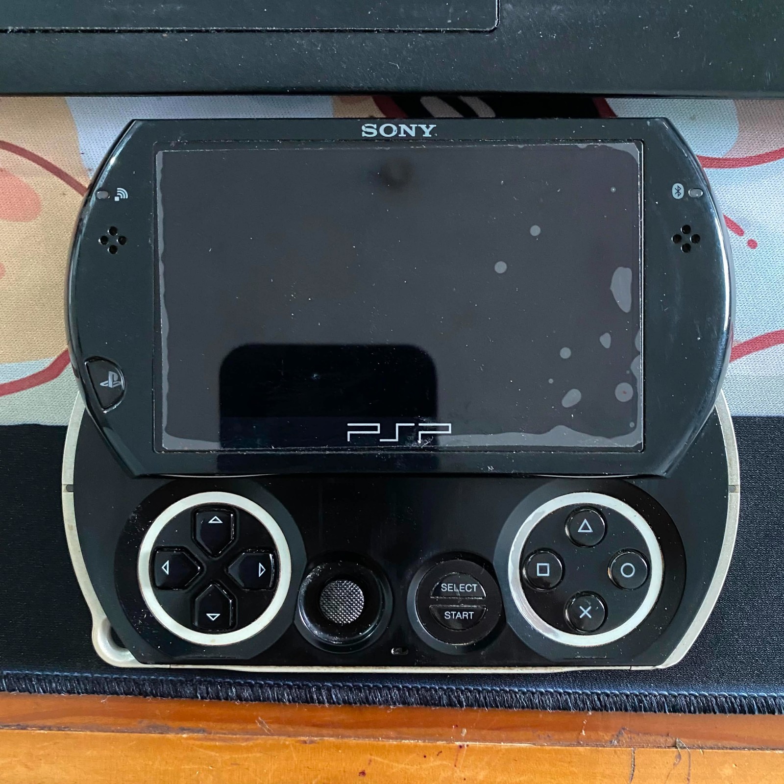 Sony PSP Go Black Handheld Console PSP PSPgo – For Parts – Read!!!