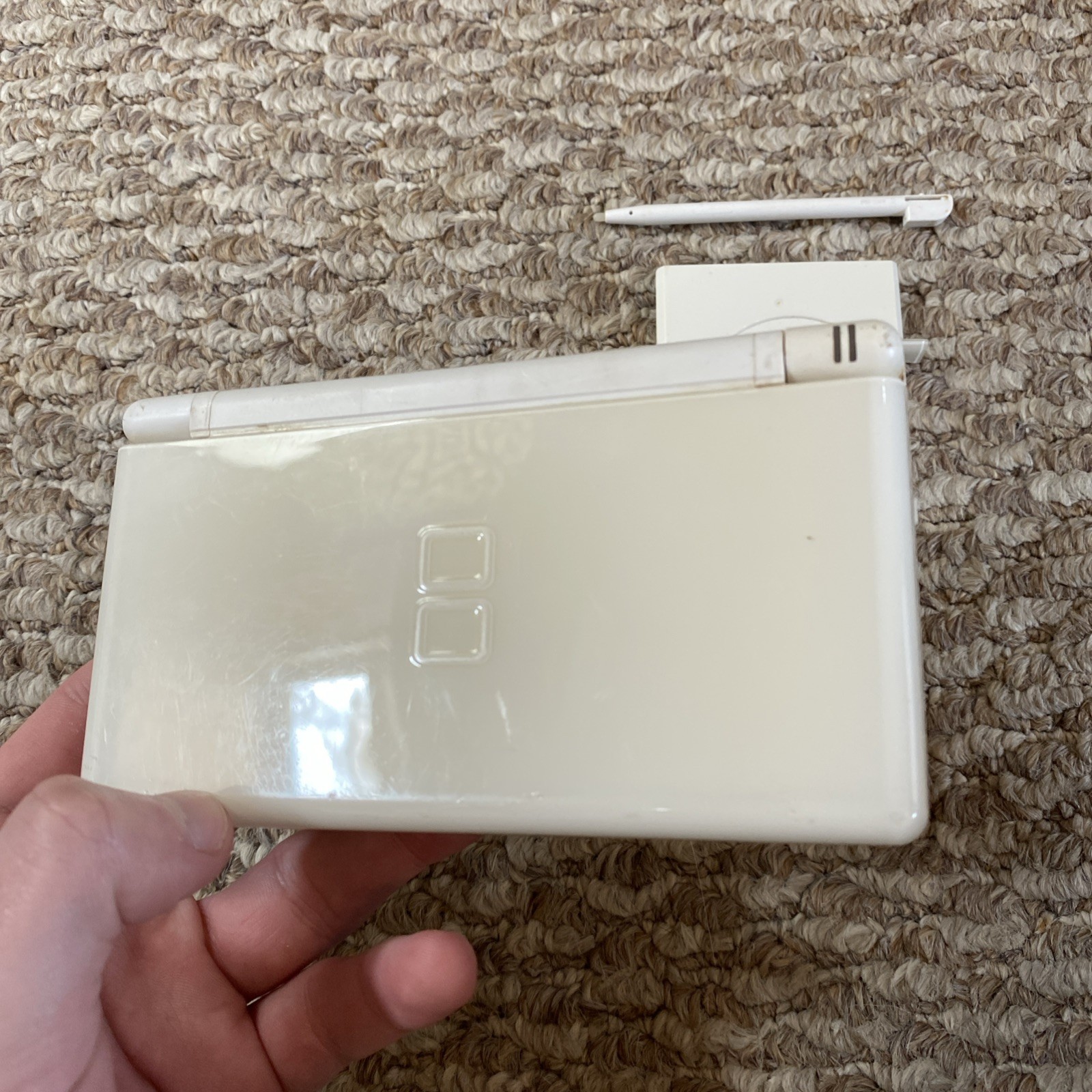 Nintendo DS Lite Polar White Handheld System WITH CHARGER AND STYLUS OEM