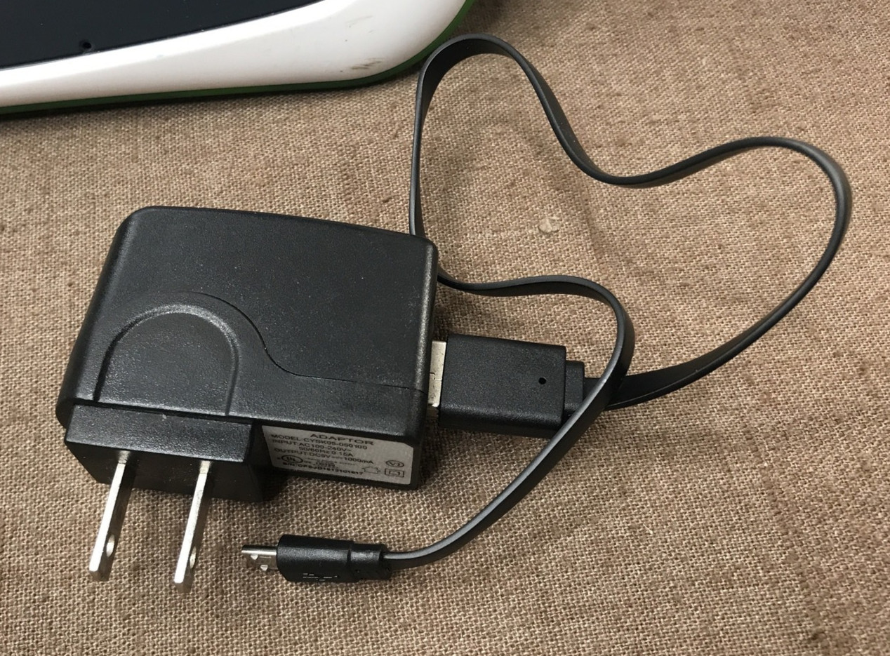 Powers On & Plays LeapFrog LeapPad Ultimate w/ Charger & Attached Stylus