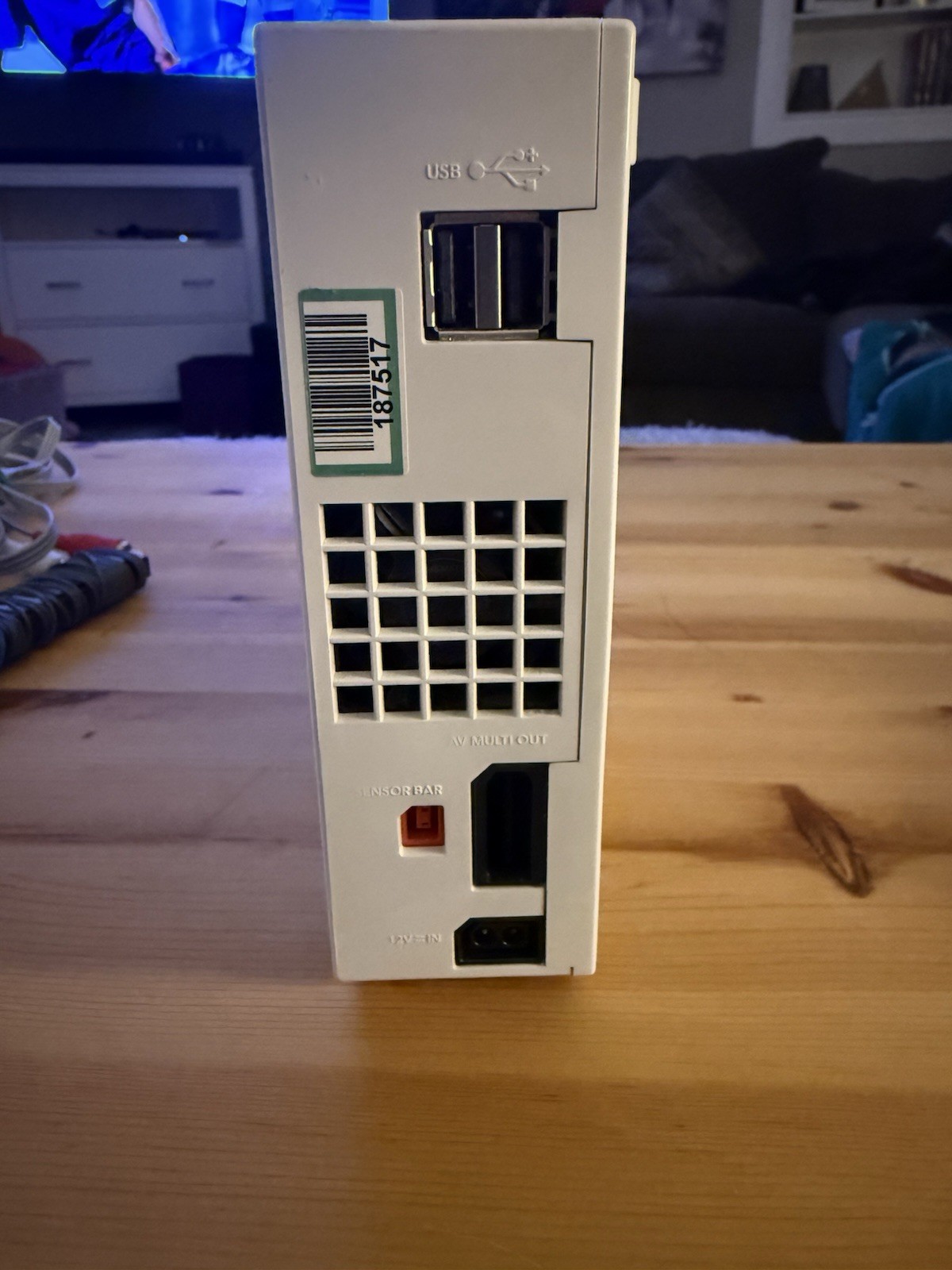 Nintendo Wii Console comes with 2 remotes, accessories and cables!