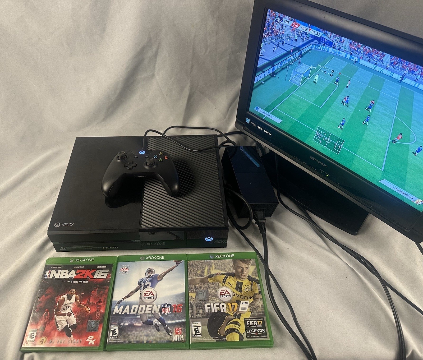 Microsoft Xbox One 500 GB Black Console 1540 w/ Controller & 3 Games