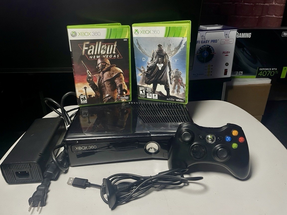 Xbox 360 S 250gb + 19 Games On HDD + New Vegas/Destiny. Runs/Plays flawlessly